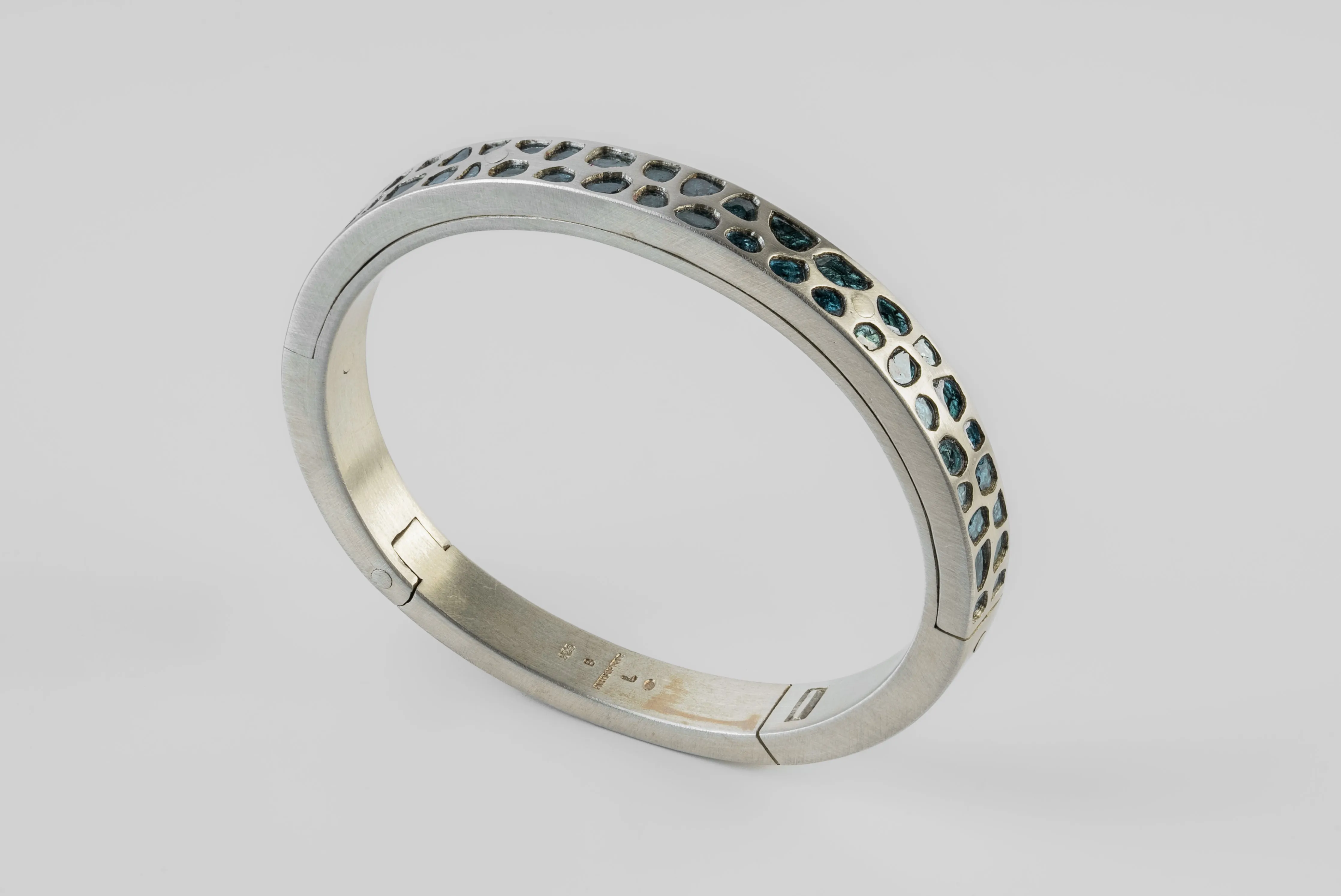 Sistema Bracelet v2 (Mega Pavé, Blue Diamond Slabs, 9mm, MA+BDIA) sold by Parts of Four product image thumbnail 2