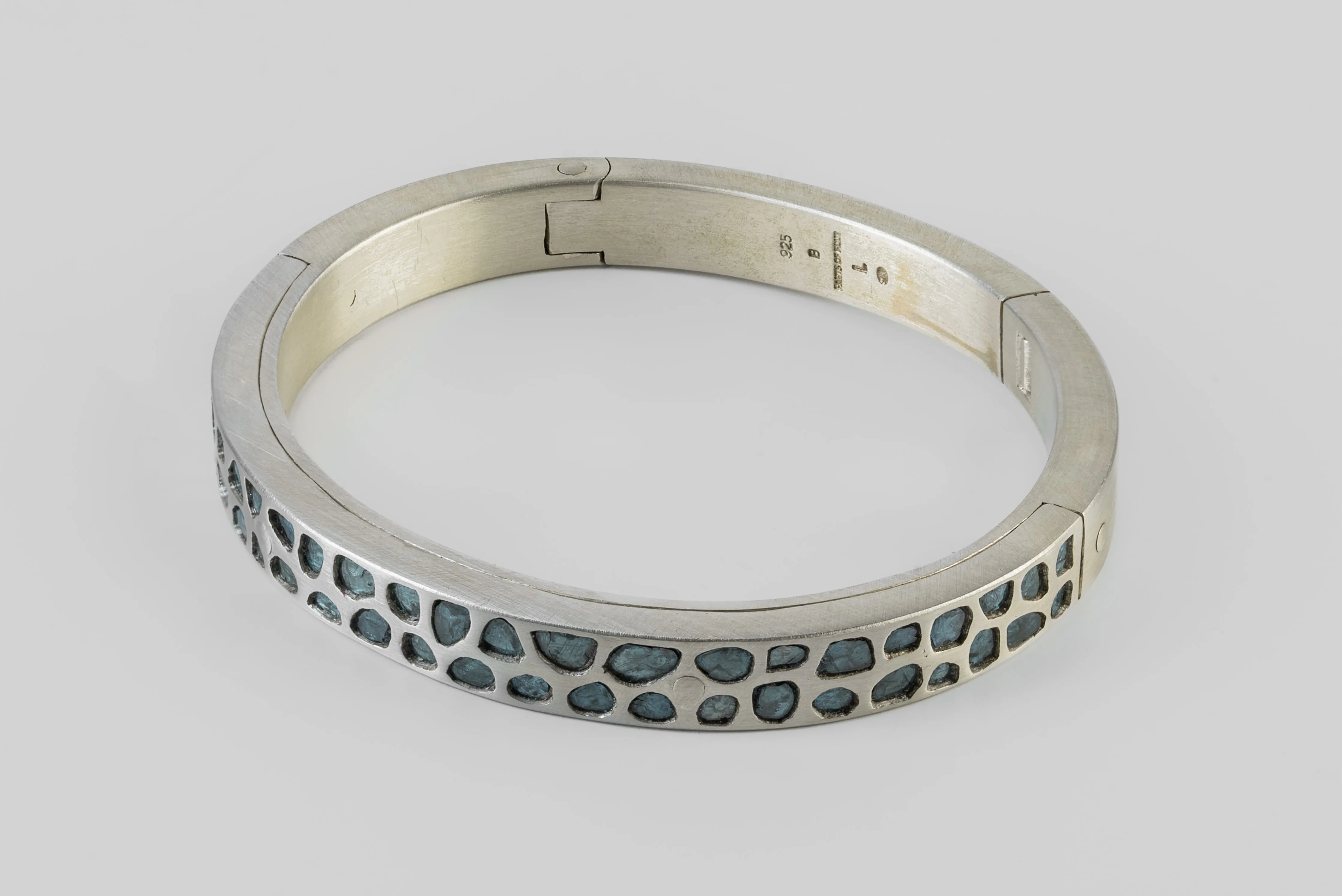 Sistema Bracelet v2 (Mega Pavé, Blue Diamond Slabs, 9mm, MA+BDIA) sold by Parts of Four product image thumbnail 3