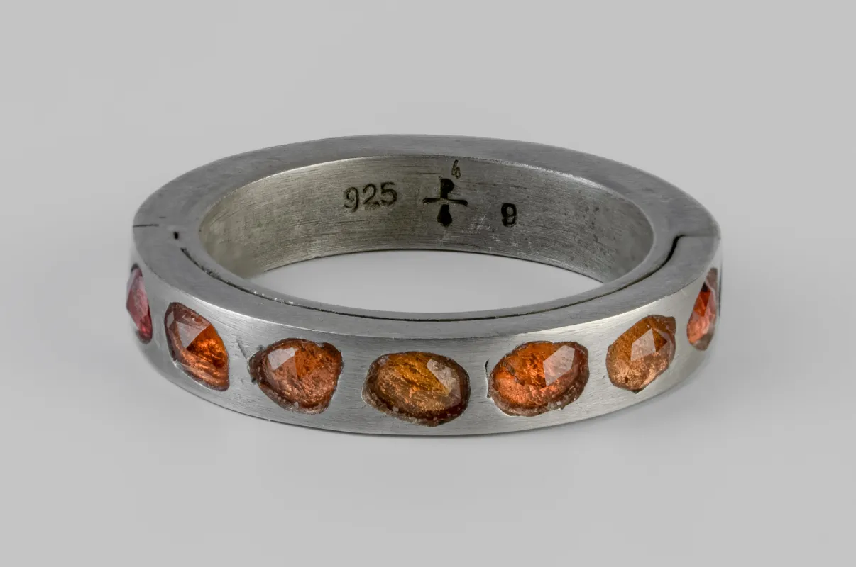 Sistema Ring (Mega Pavé, Orange Sapphire Faceted Slab, 4mm, DA+OSAF) sold by Parts of Four