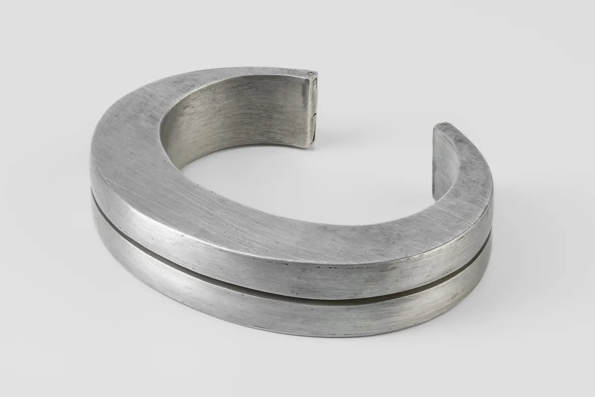 Crescent Crevice Bracelet v2 (15mm, DA) sold by Parts of Four