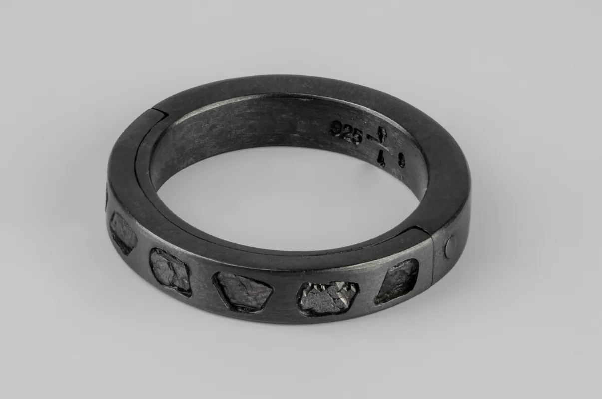 Sistema Ring (Mega Pavé, Black Diamond Fragments, 4mm, KA+KFRDIA) sold by Parts of Four