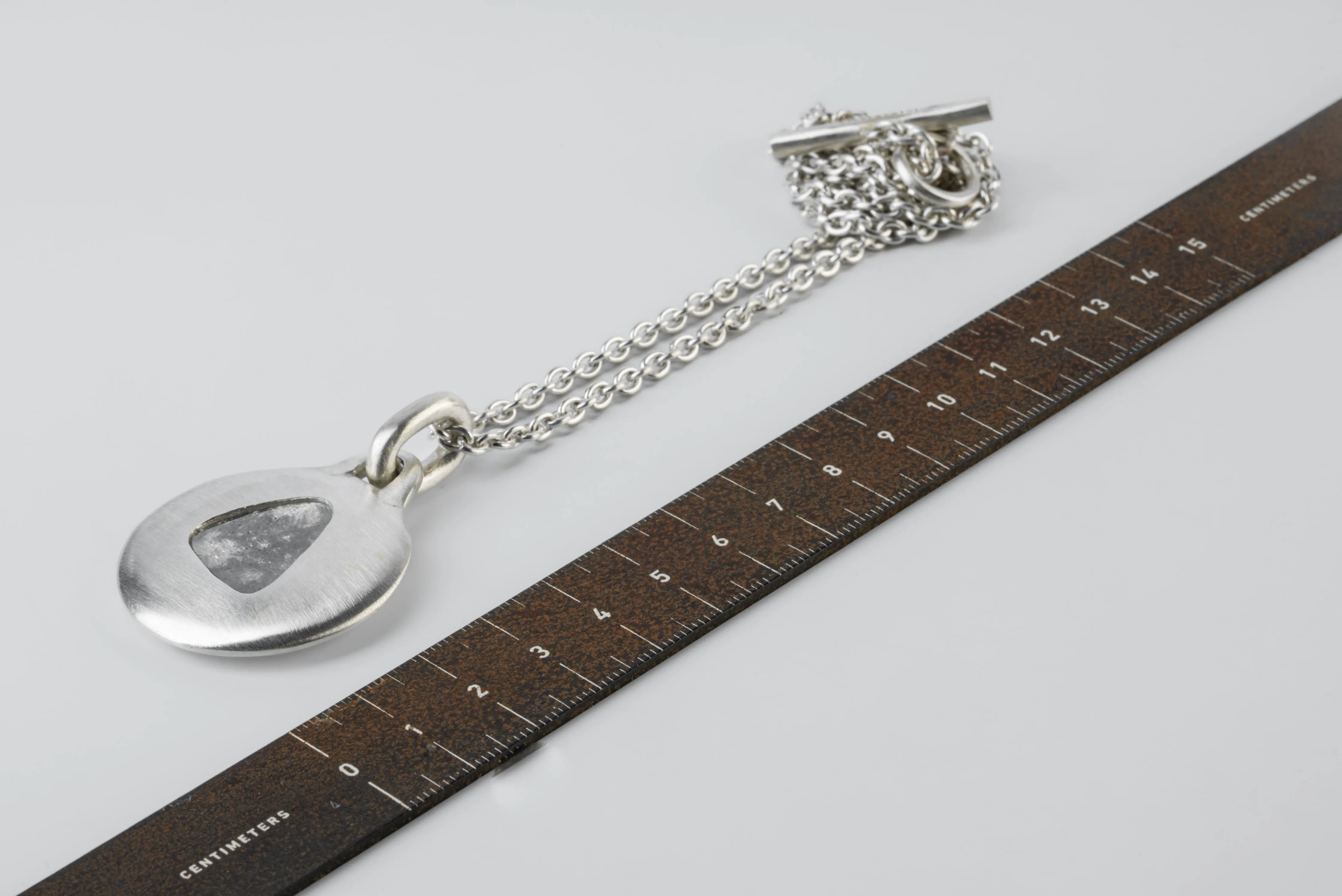 Disk Necklace (3.0 CT, Diamond Slab, 35mm, MA+DIA) sold by Parts of Four product image thumbnail 5