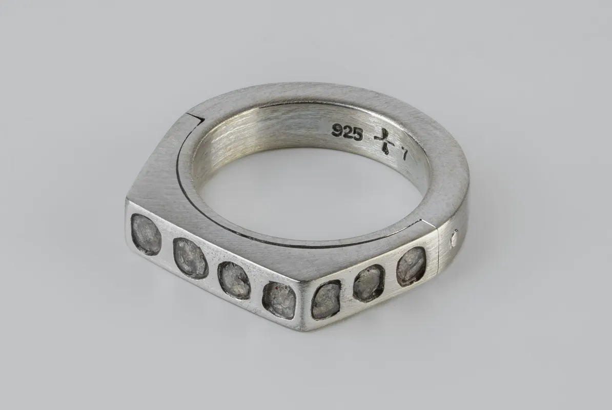Sistema Ring (Facet, Mega Pavé, 4mm, MA+DIA) sold by Parts of Four