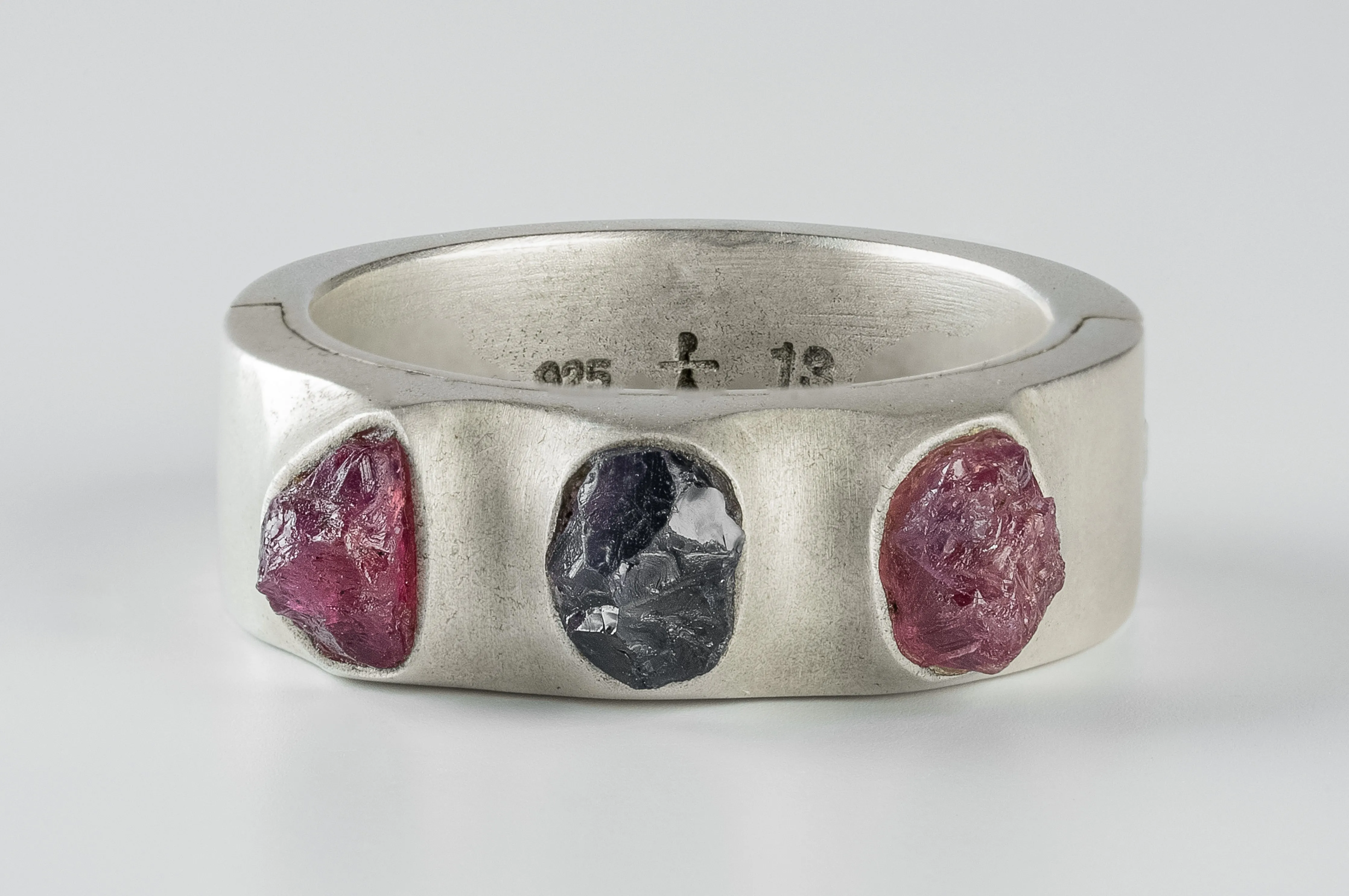 Sistema Ring (Terrestrial Surfaced, 3 Winza Sapphires, 9mm, DA+WIS) sold by Parts of Four product image thumbnail 2