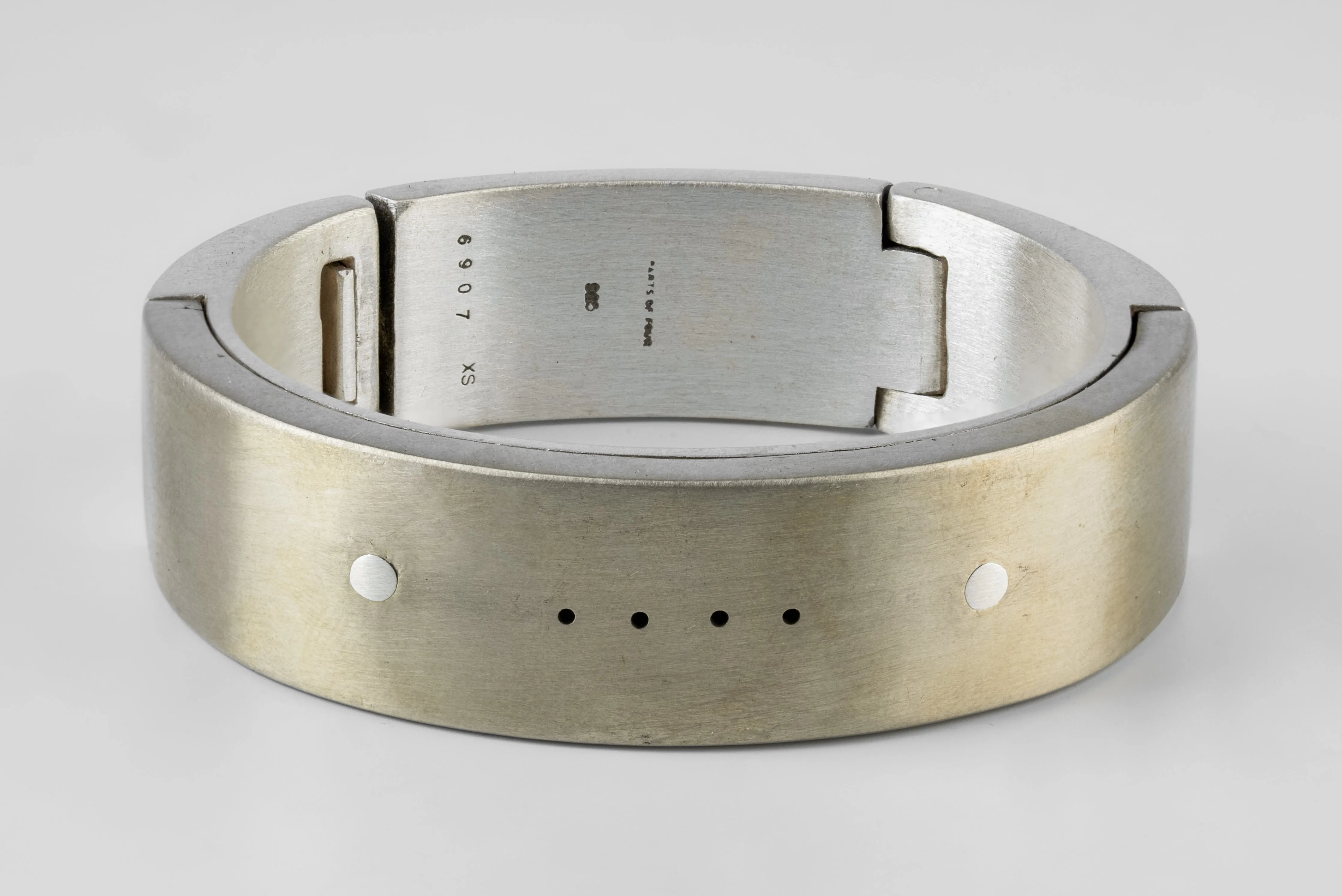Sistema Bracelet v2 (4-Hole, 17mm, MA+MZ) sold by Parts of Four product image thumbnail 3