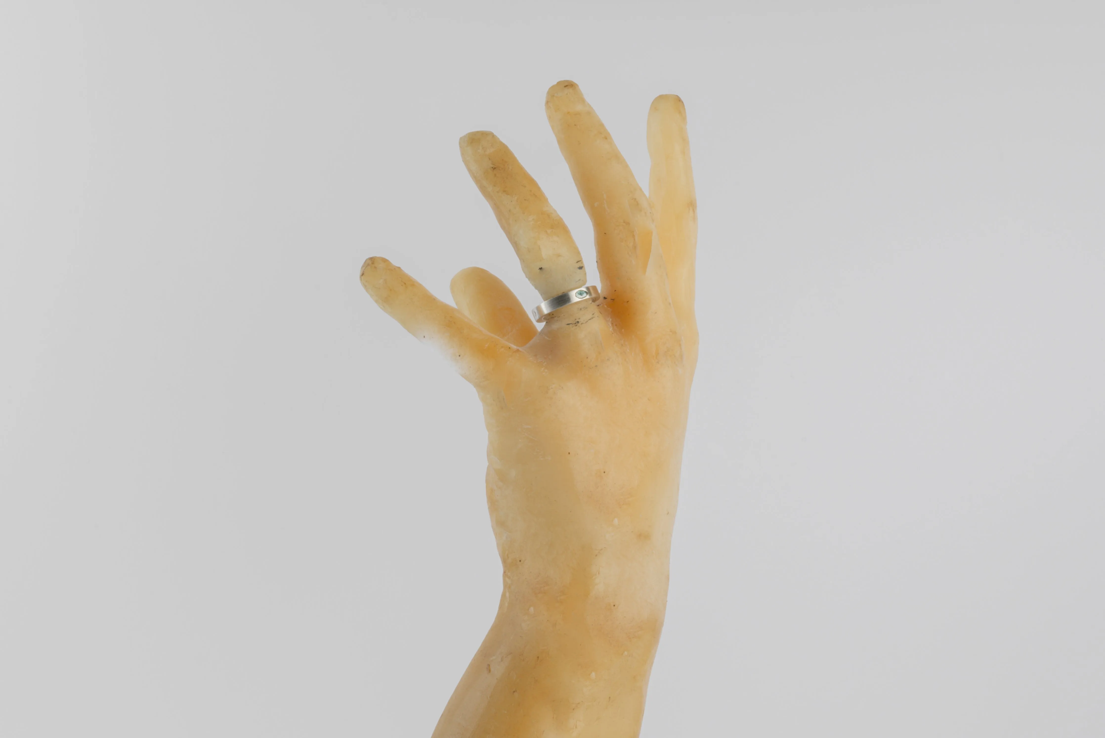 Sistema Ring (0.1 CT, Blue Diamond Slab, 4mm, MA+BDIA) sold by Parts of Four product image thumbnail 4