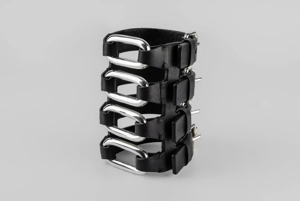 Link Gauntlet (4 Link, PA+BLK) sold by Parts of Four