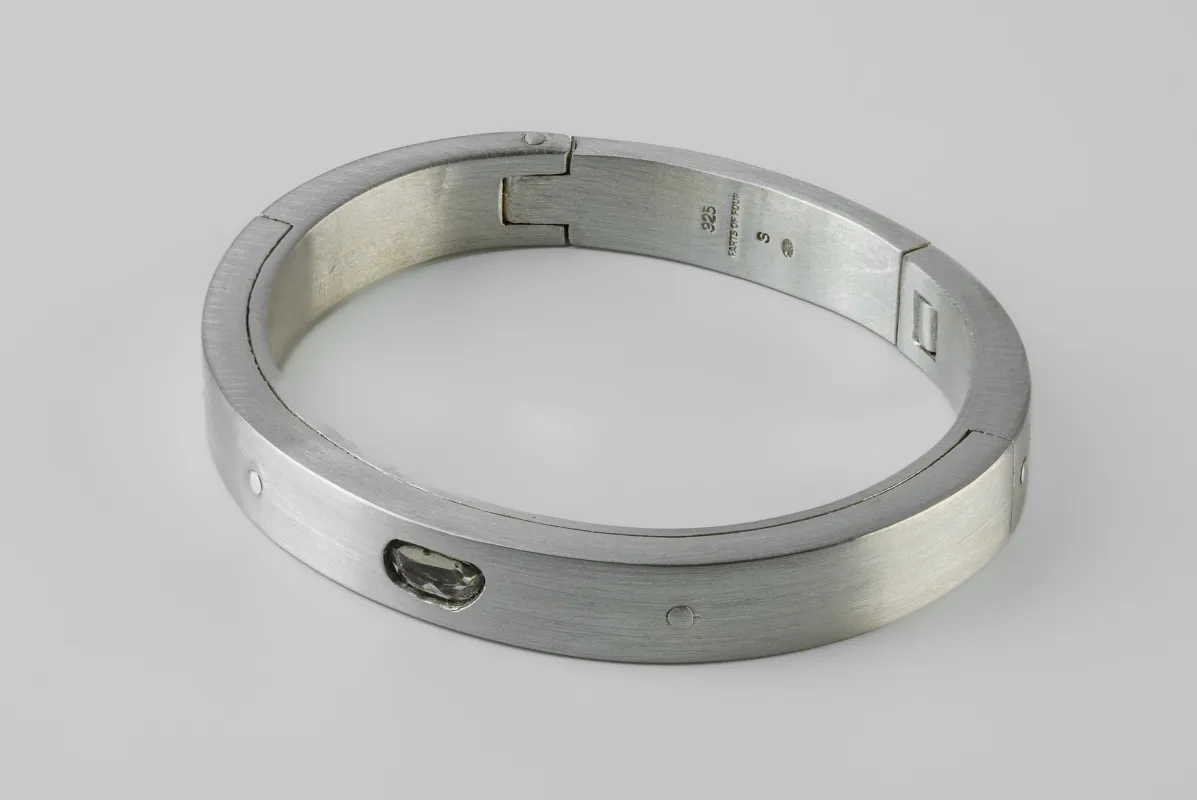 Sistema Bracelet v2 (0.8 CT, Green Sapphire Faceted Slab, 9mm, MA+GSAF) sold by Parts of Four