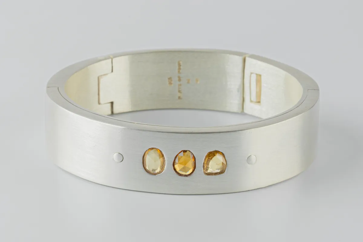 Sistema Bracelet v2 (2.5 CT 3-Stone, Yellow & Orange Sapphire Faceted Slabs, 17mm, MA+YSAF+OSAF) sold by Parts of Four