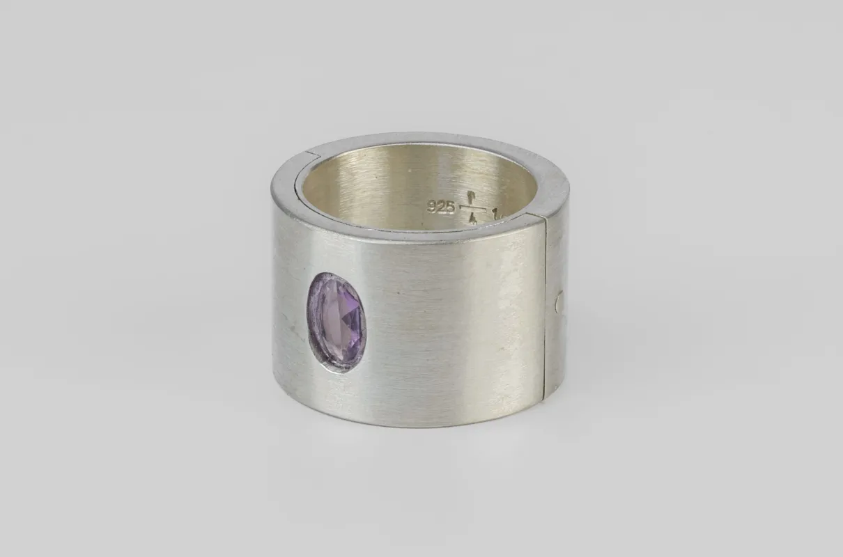 Sistema Ring (0.8 CT, Purple Sapphire Faceted Slab, 17mm, MA+PRSAF) sold by Parts of Four