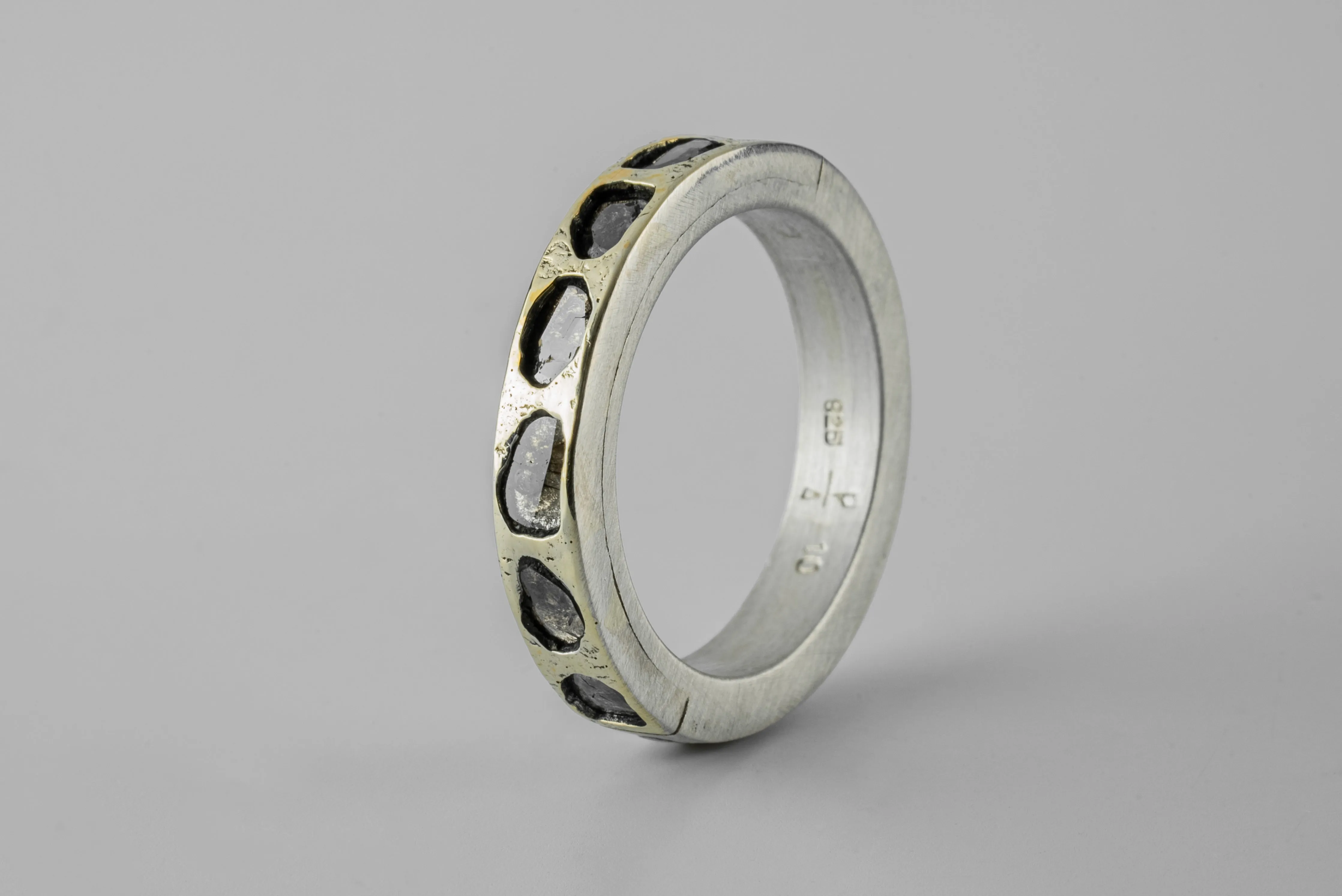 Sistema Ring (Fuse, Mega Pavé, 4mm, MA18K+DIA) sold by Parts of Four product image thumbnail 2