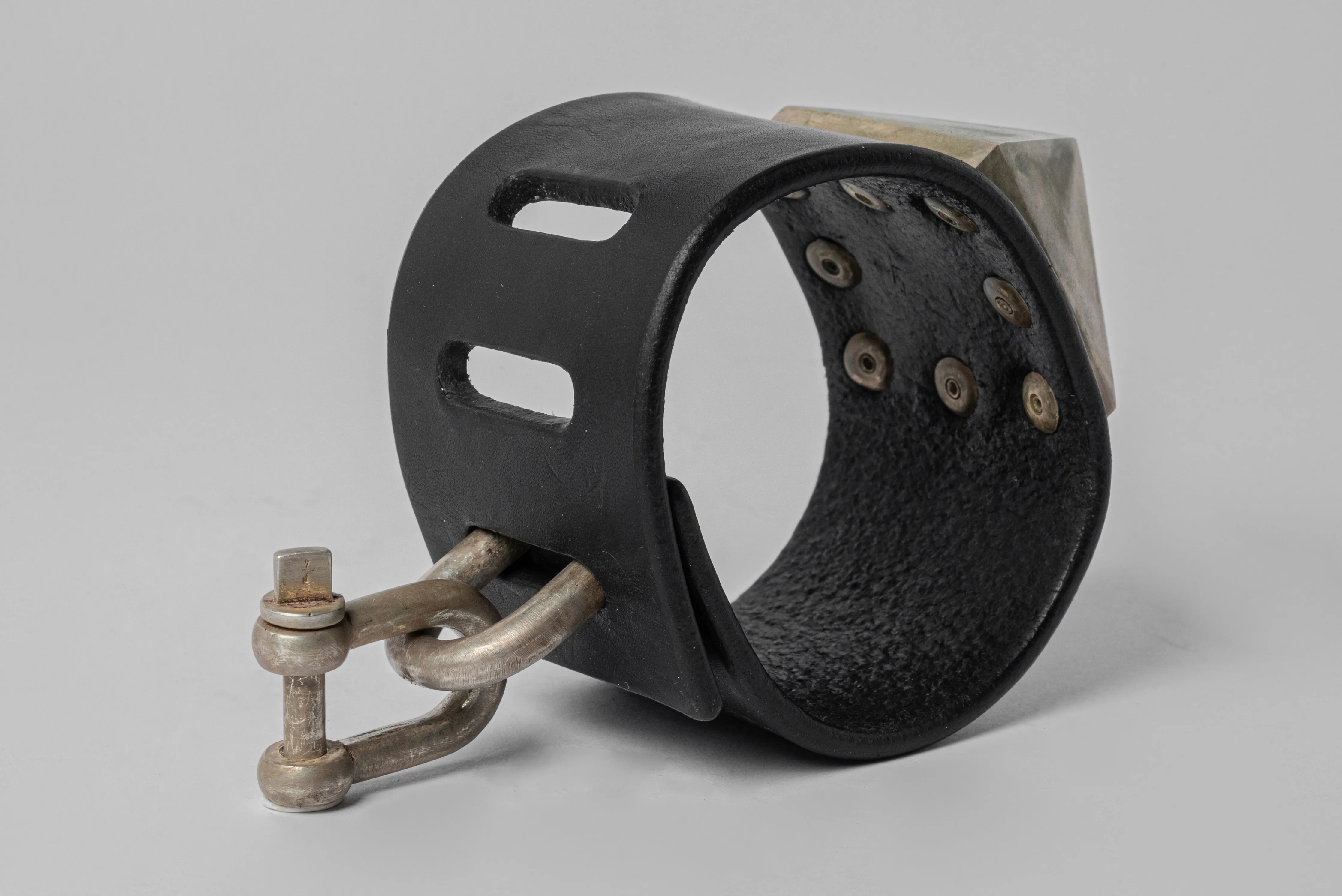 Restraint Charm Bracelet (Mega Pyramid Var., 50mm, BLK+UAS) sold by Parts of Four product image thumbnail 3