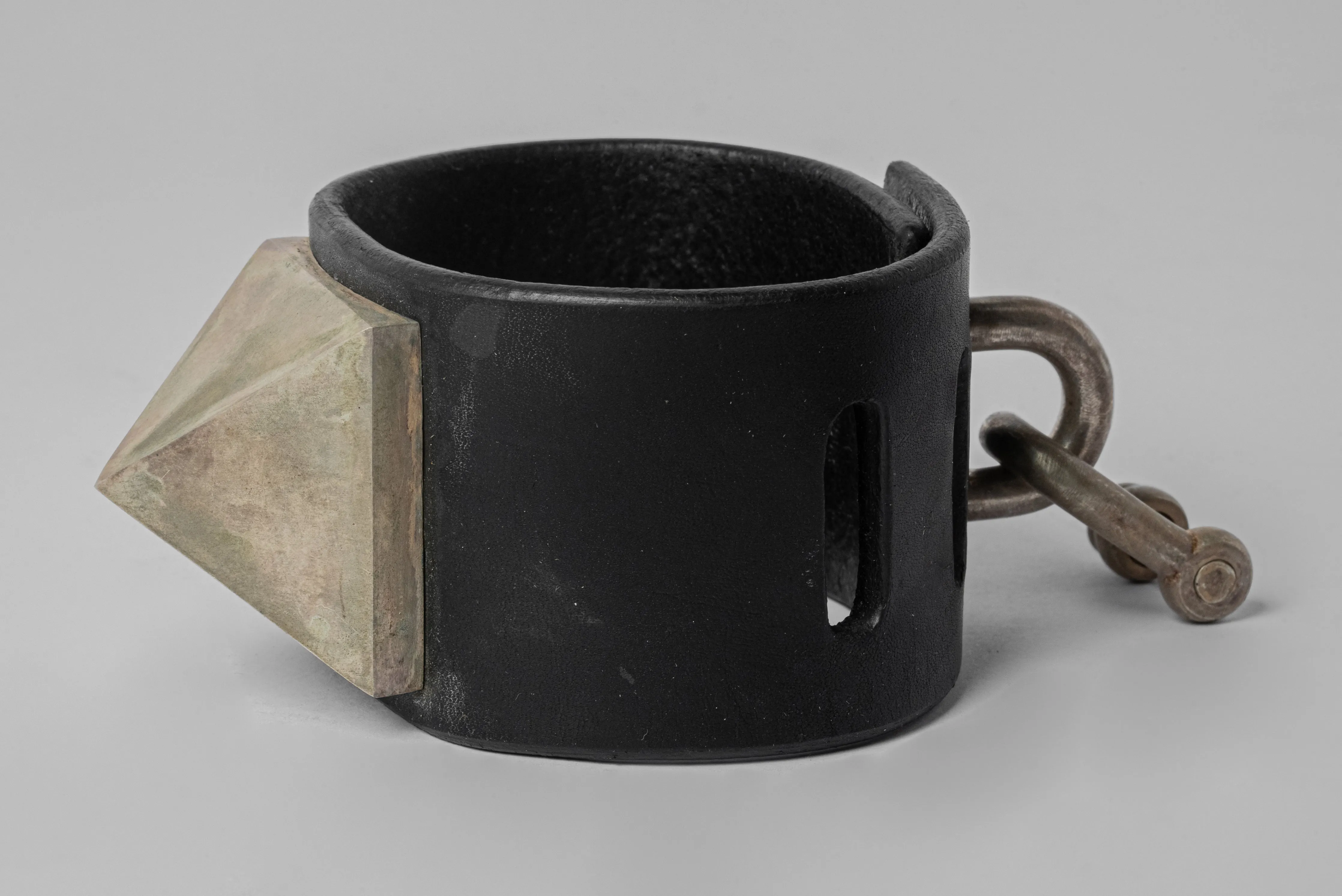 Restraint Charm Bracelet (Mega Pyramid Var., 50mm, BLK+UAS) sold by Parts of Four product image thumbnail 4