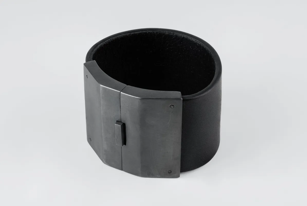 Box Lock Bracelet (Facet, Wide, BLK+KAS) sold by Parts of Four
