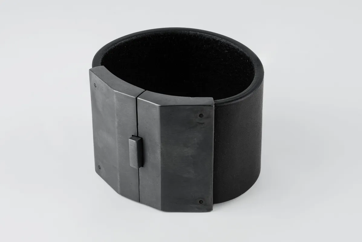 Box Lock Bracelet (Facet, Wide, BLK+KA) sold by Parts of Four