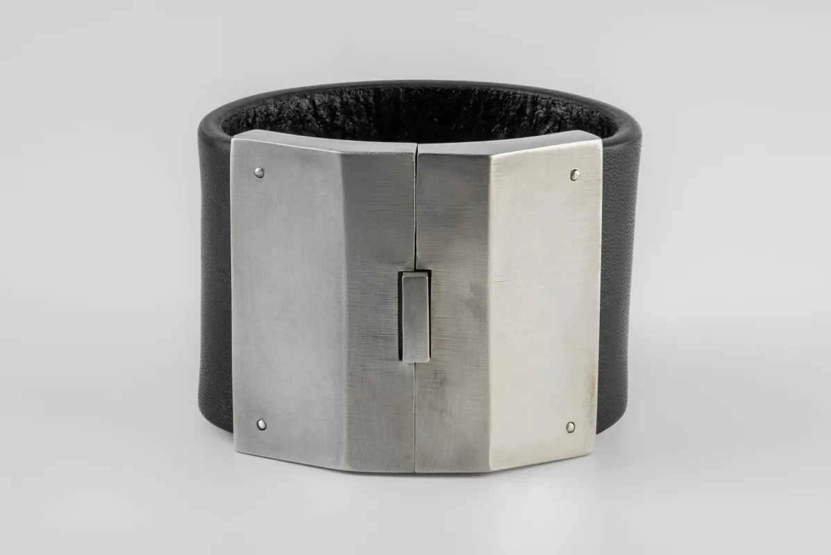 Box Lock Bracelet (Facet, Wide, BLK+AS) sold by Parts of Four