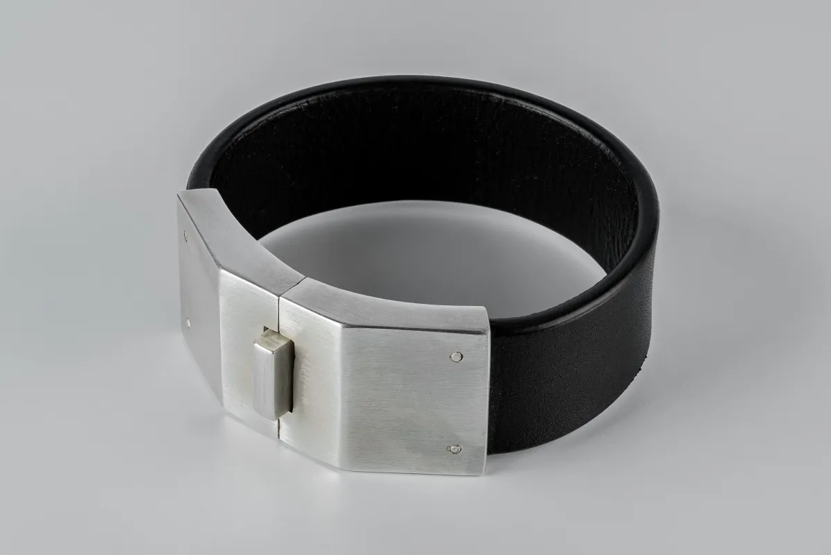 Box Lock Bracelet (Facet, Narrow, BLK+AS) sold by Parts of Four