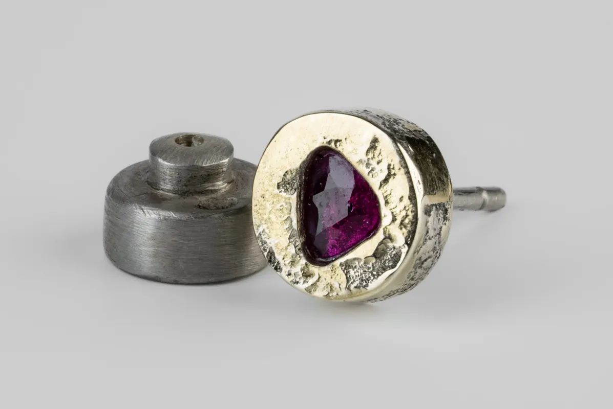 Stud Earring (Fuse, 0.2 CT, Ruby Slice, DA18K+RUB) sold by Parts of Four