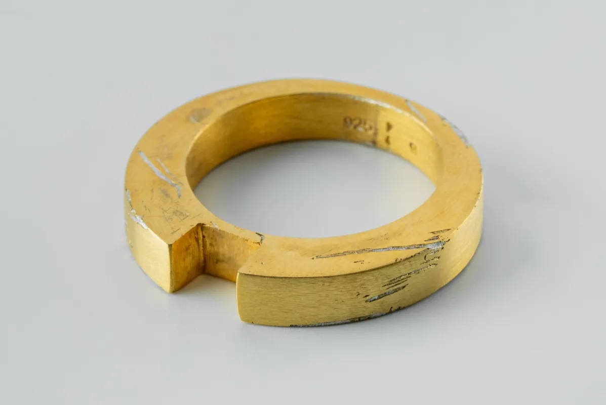 Crescent Rift Ring (4mm, AGA) sold by Parts of Four