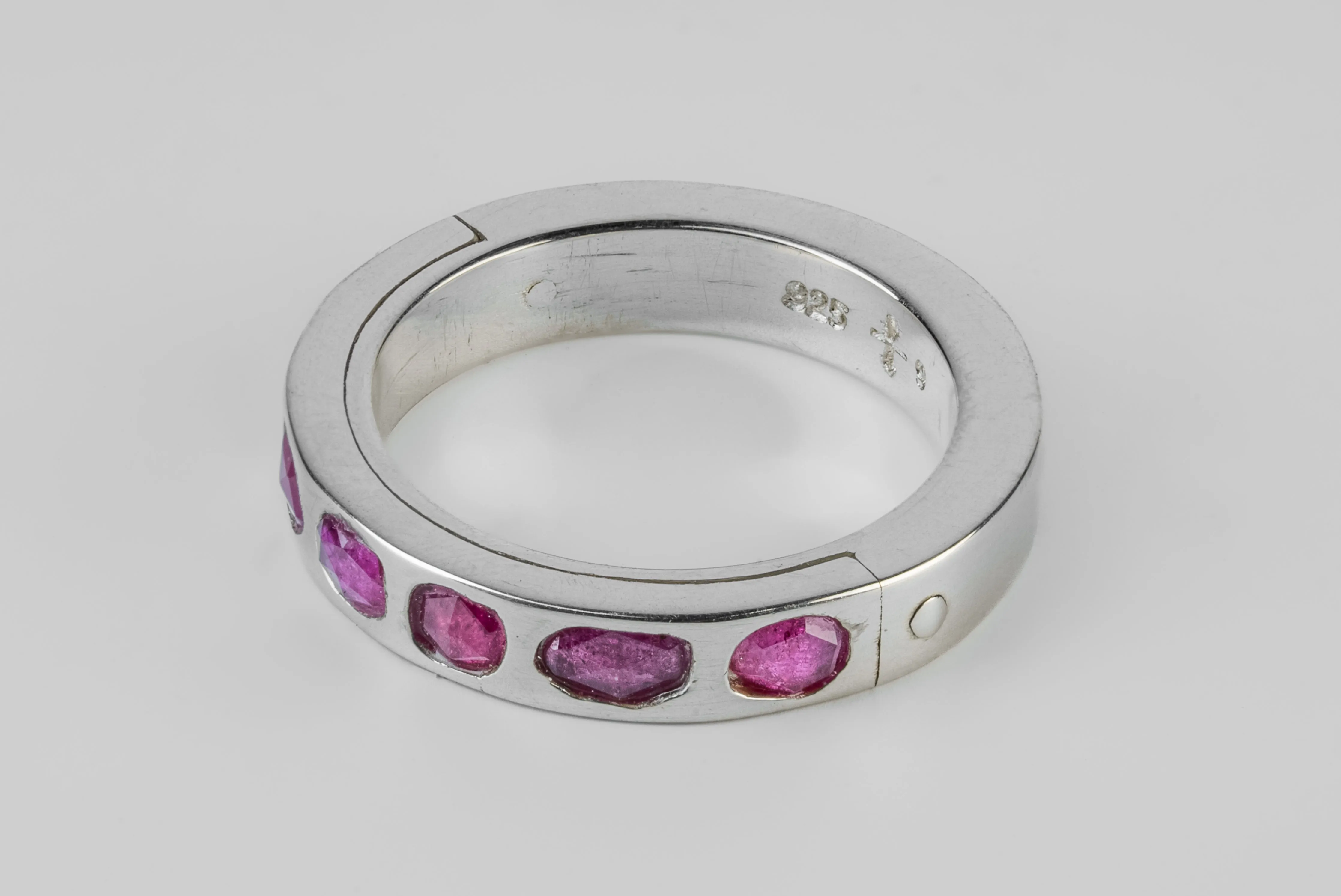 Sistema Ring (Mega Pavé, Ruby Slices, 4mm, PA+RUB) sold by Parts of Four product image thumbnail 3