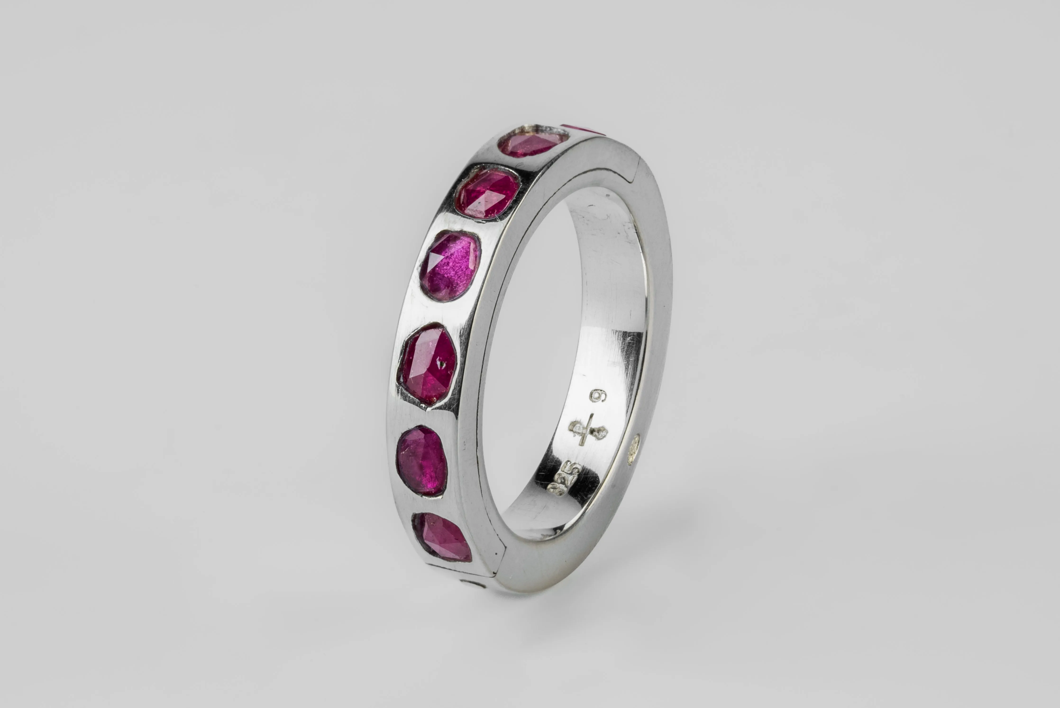 Sistema Ring (Mega Pavé, Ruby Slices, 4mm, PA+RUB) sold by Parts of Four product image thumbnail 2