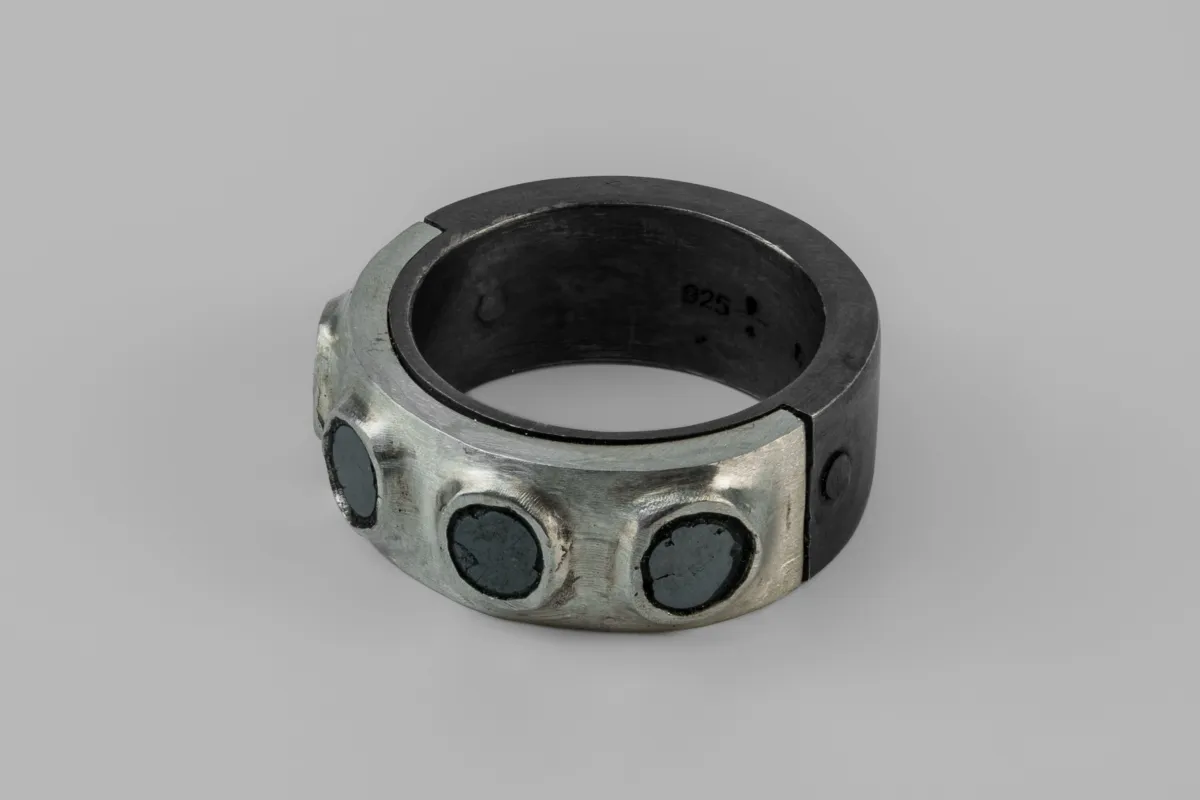 Sistema Ring (Terrestrial Surfaced, 0.4 CT, 4 Polished Black Diamond Slabs, 9mm, KA+MA+PBLKDIA) sold by Parts of Four