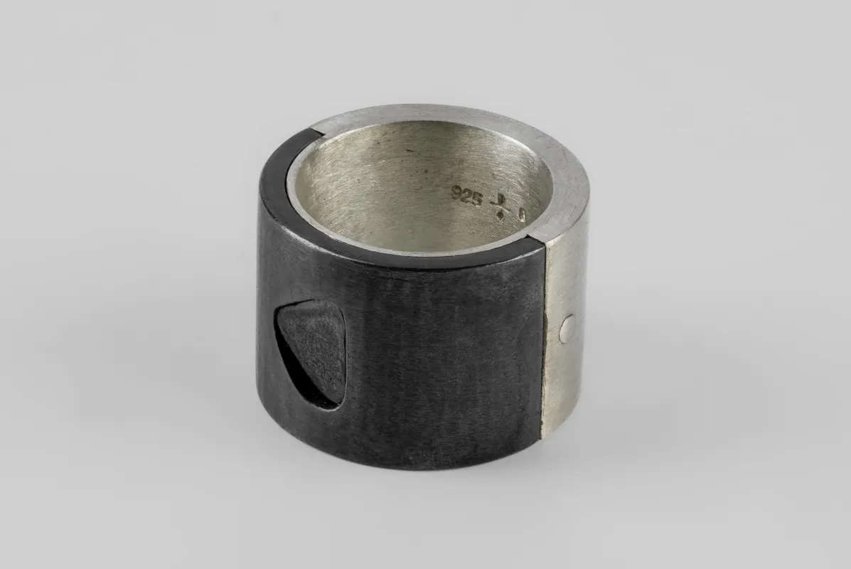 Sistema Ring (0.4 CT, Polished Black Diamond Slab, 17mm, MA+KA+PBLKDIA) sold by Parts of Four