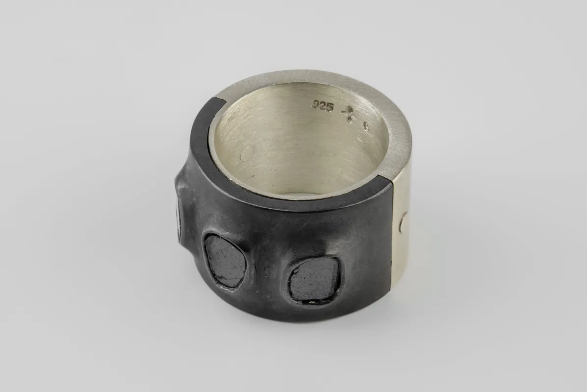 Sistema Ring (Terrestrial Surfaced, 0.6 CT, 3 Polished Black Diamond Slabs, 17mm, MA+KA+PBLKDIA) sold by Parts of Four