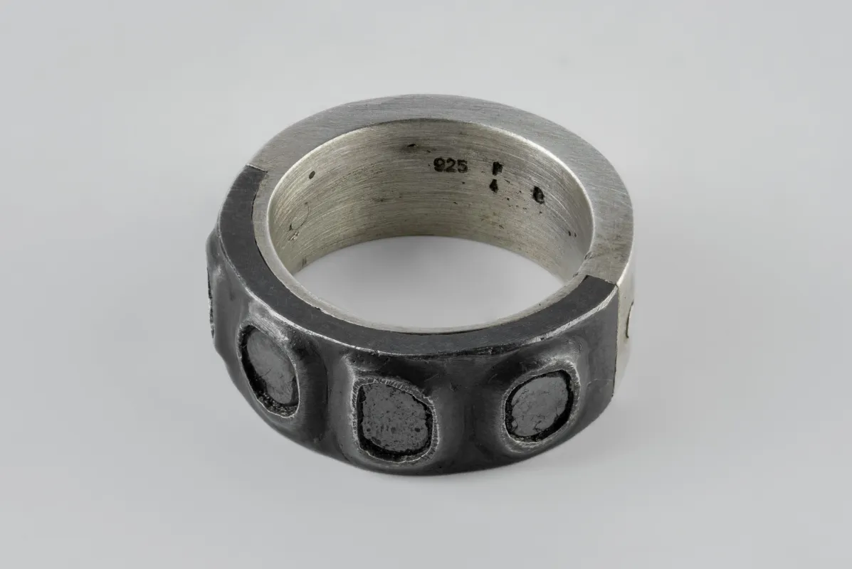 Sistema Ring (Terrestrial Surfaced, 0.4 CT, 4 Polished Black Diamond Slabs, 9mm, MA+KA+PBLKDIA) sold by Parts of Four