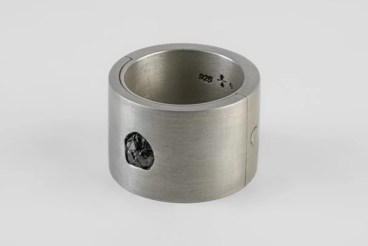 Sistema Ring (0.4 CT, Black Diamond Fragment, 17mm, DA+KFRDIA) sold by Parts of Four