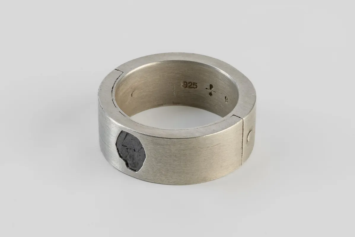 Sistema Ring (0.2 CT, Polished Black Diamond Slab, 9mm, DA+PBLKDIA) sold by Parts of Four