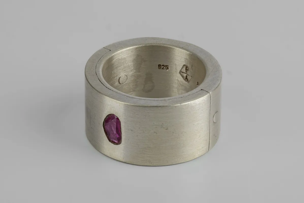 Sistema Ring (0.3 CT, Punchout Setting, Ruby Faceted Slab, 12mm, MA+RUB) sold by Parts of Four