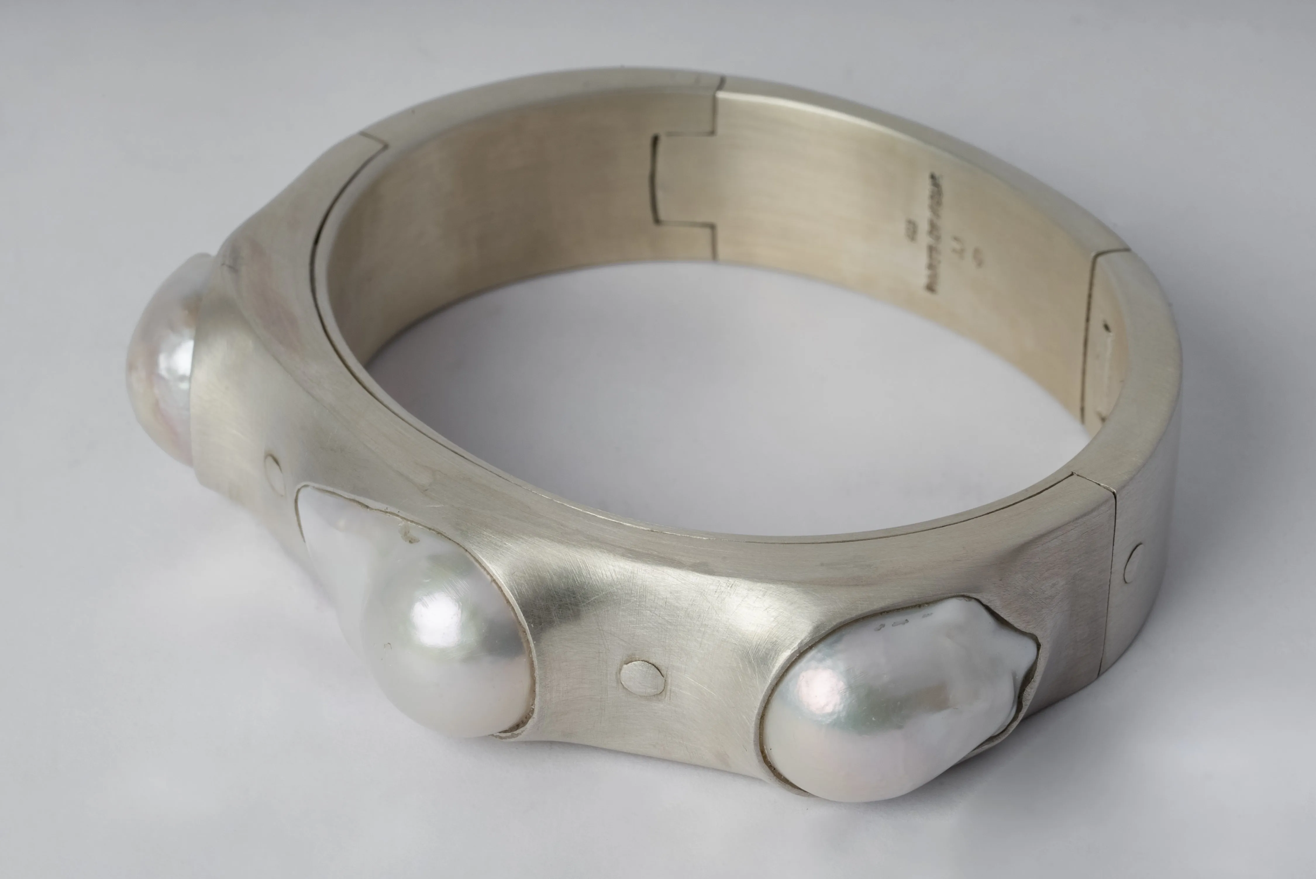 Sistema Bracelet v2 (Terrestrial Surfaced, 3-White Pearl, 17mm, MA+DA+WPRL) sold by Parts of Four