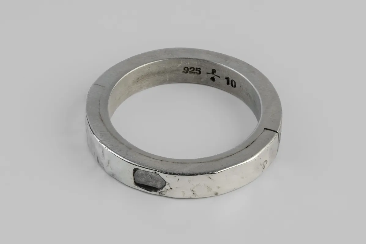 Sistema Ring (Fuse, 0.1 CT, Diamond Slab, 4mm, DA10KW+DIA) sold by Parts of Four