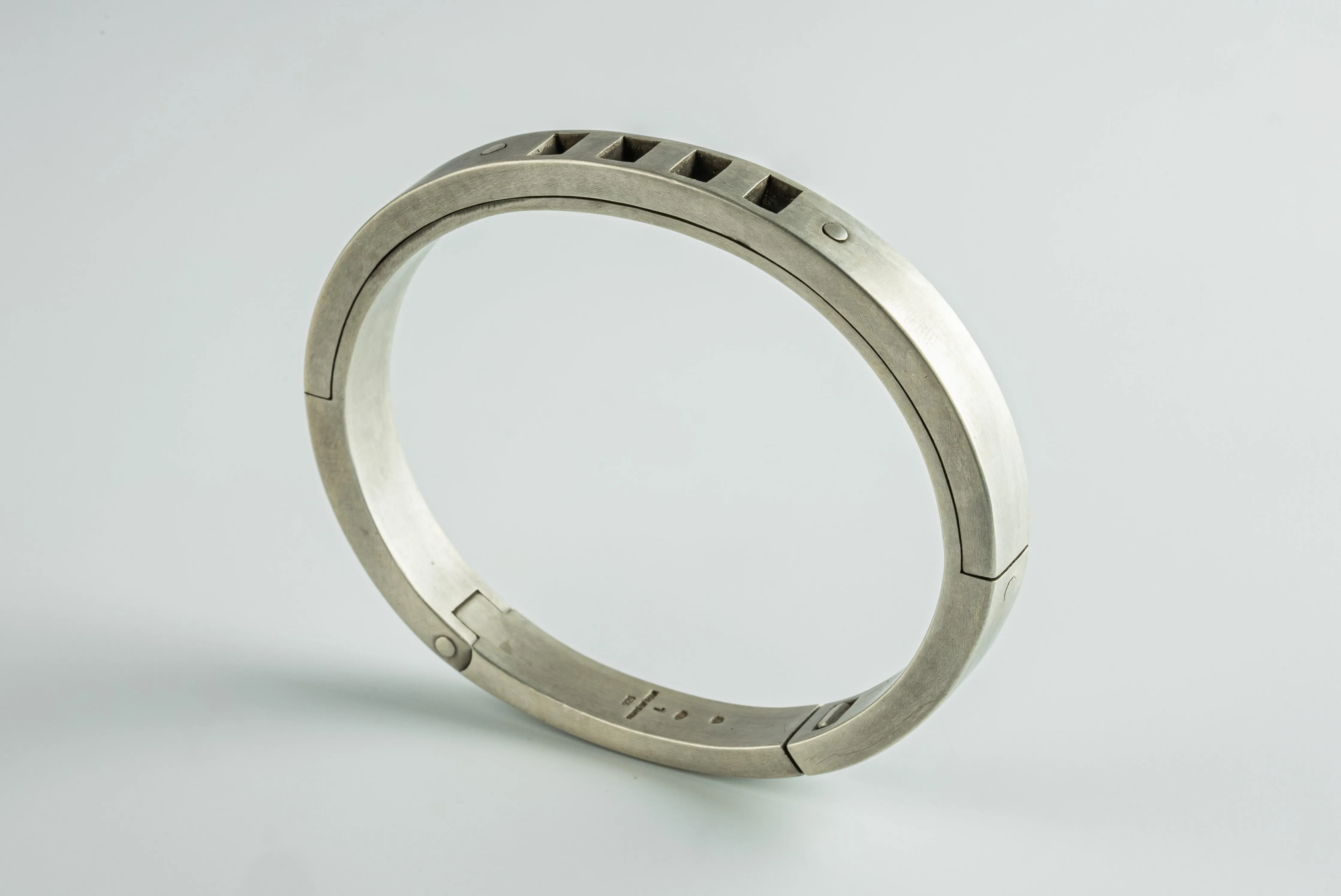 Sistema Bracelet v2 (4-Bar Punchout, 9mm, DA) sold by Parts of Four product image thumbnail 2