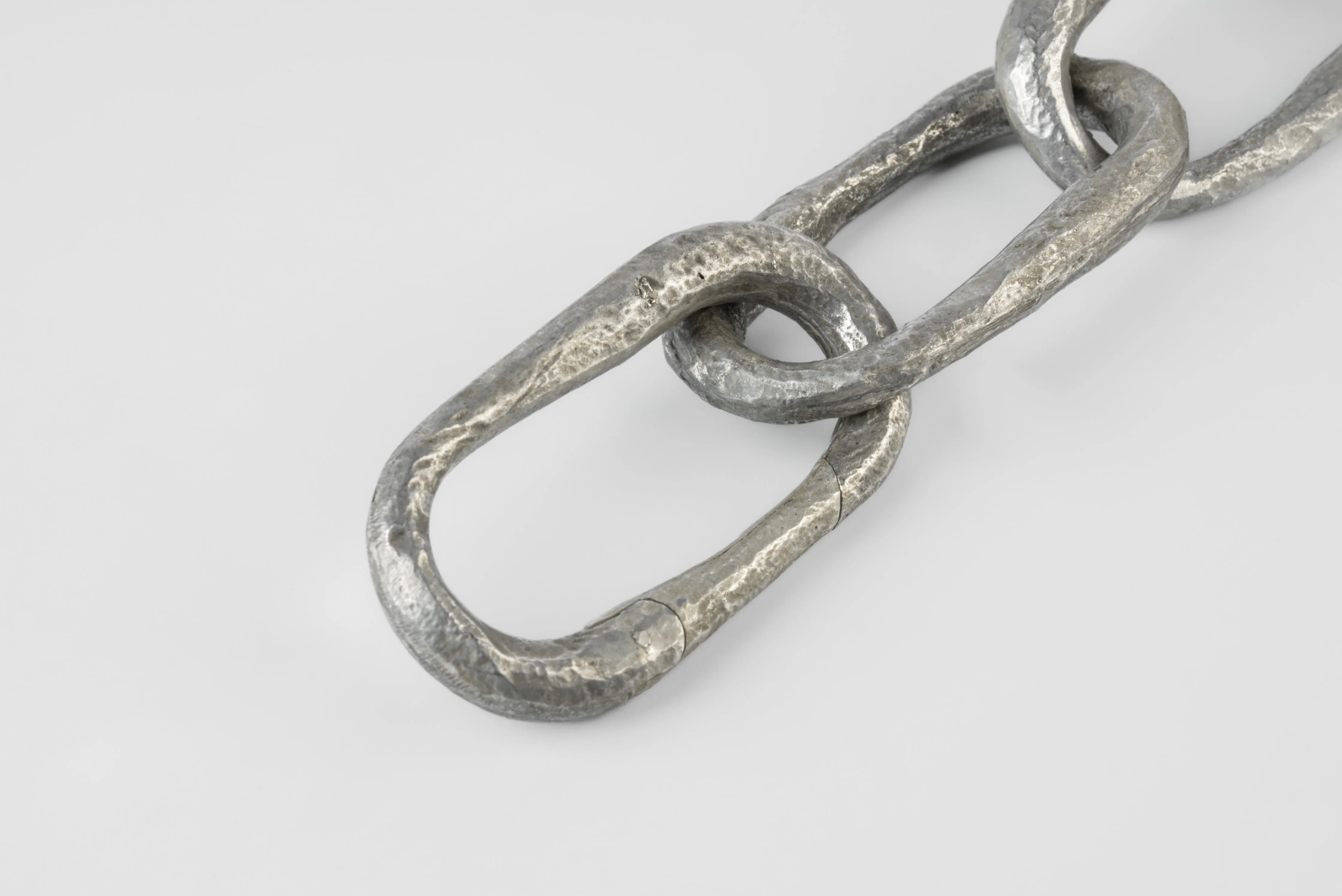 Roman Medium Link Bracelet w/ Medium Closed Link (Fuse, DA18K) sold by Parts of Four product image thumbnail 3