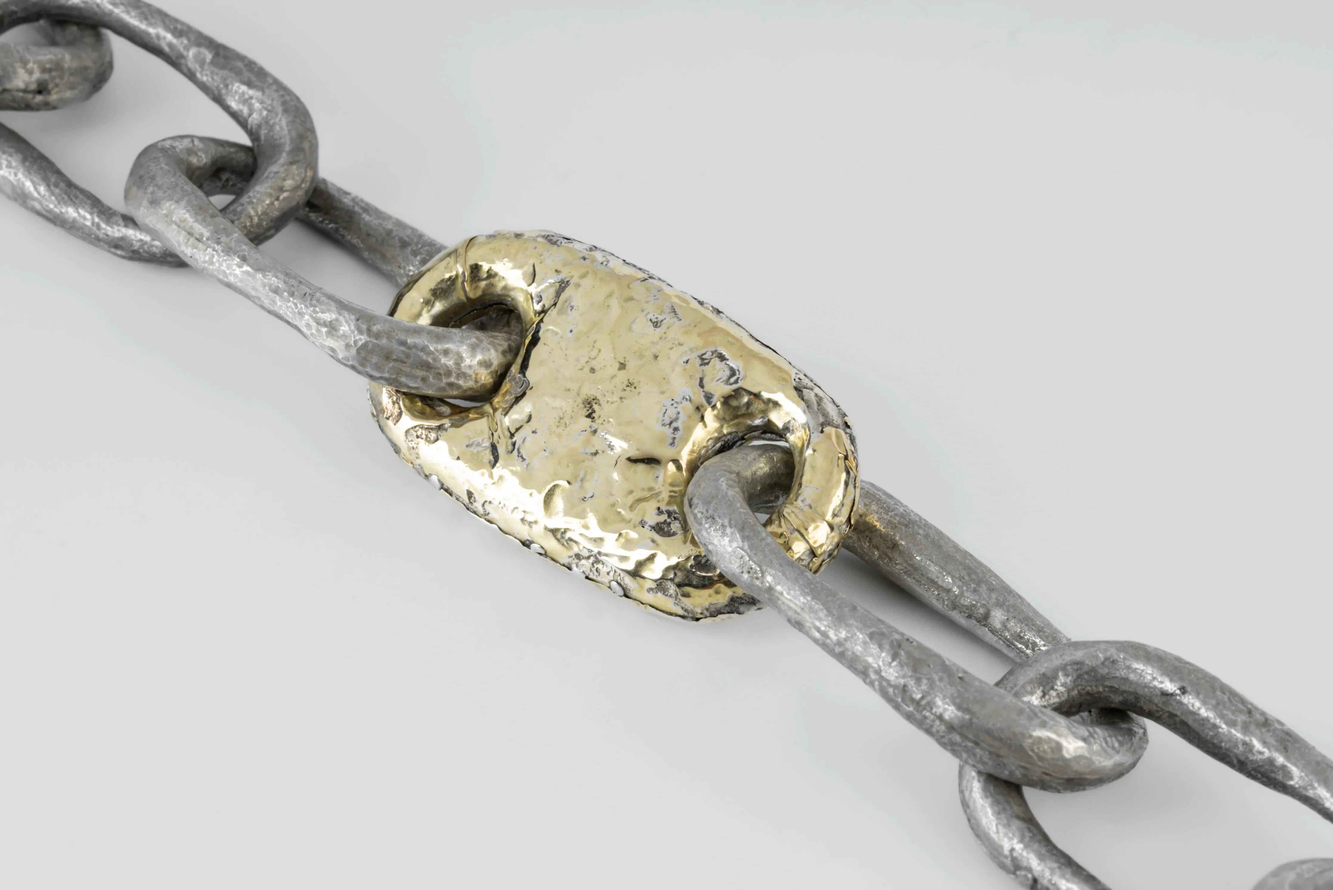 Roman Medium Link Bracelet w/ Medium Closed Link (Fuse, DA18K) sold by Parts of Four product image thumbnail 2