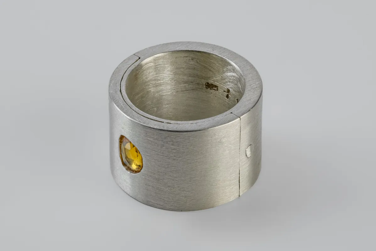 Sistema Ring (0.8 CT, Yellow Sapphire Faceted Slab, 17mm, MA+YSAF) sold by Parts of Four