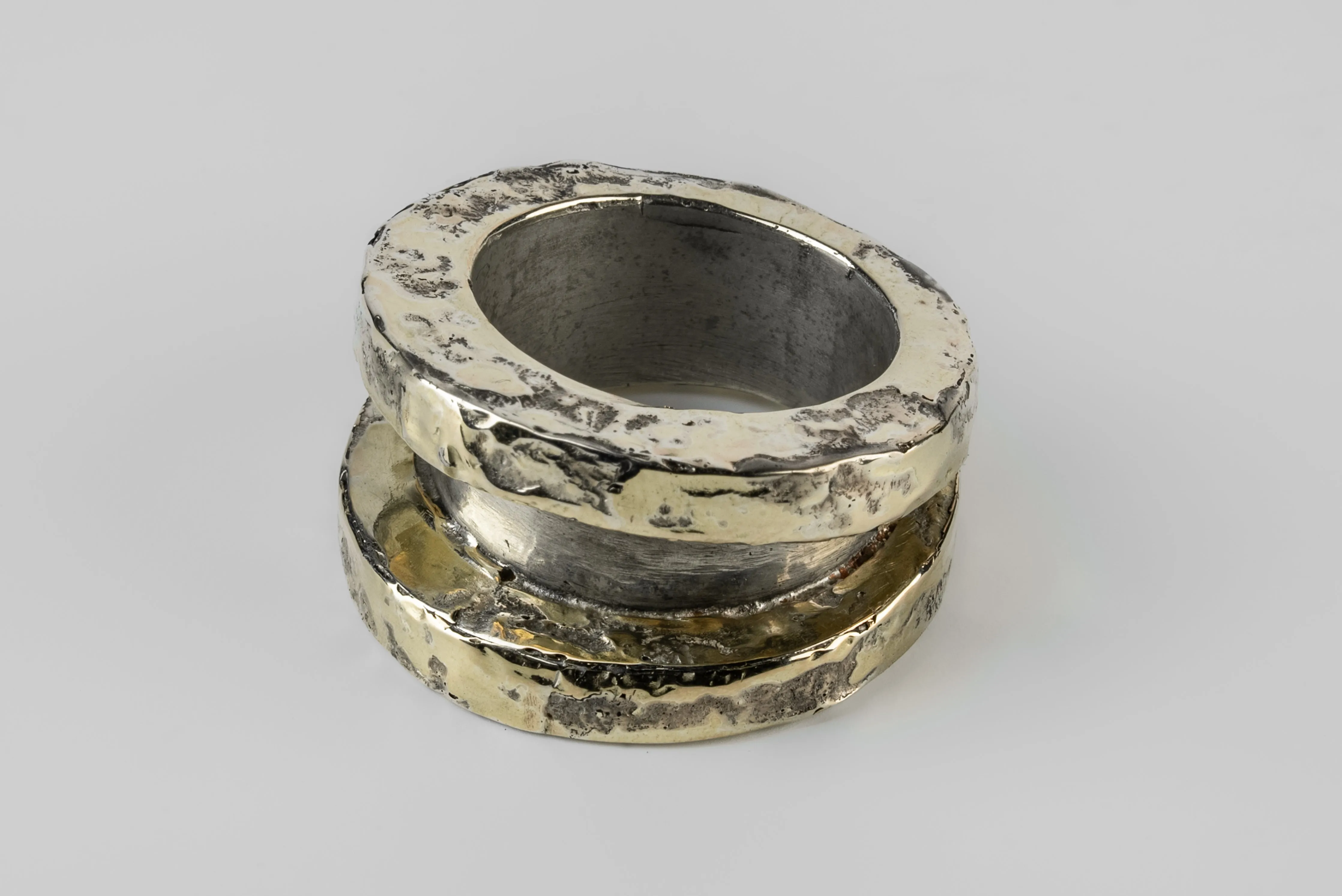Chasm Ring v2 (Fuse, Narrow, DA18K) sold by Parts of Four
