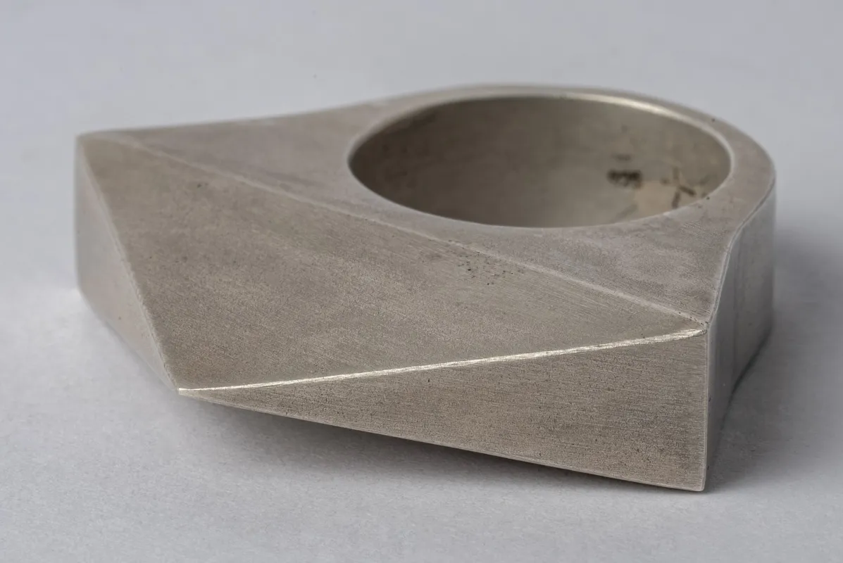 Crescent Bridge Ring (Pyramid Extrusion, 9mm, DA) sold by Parts of Four