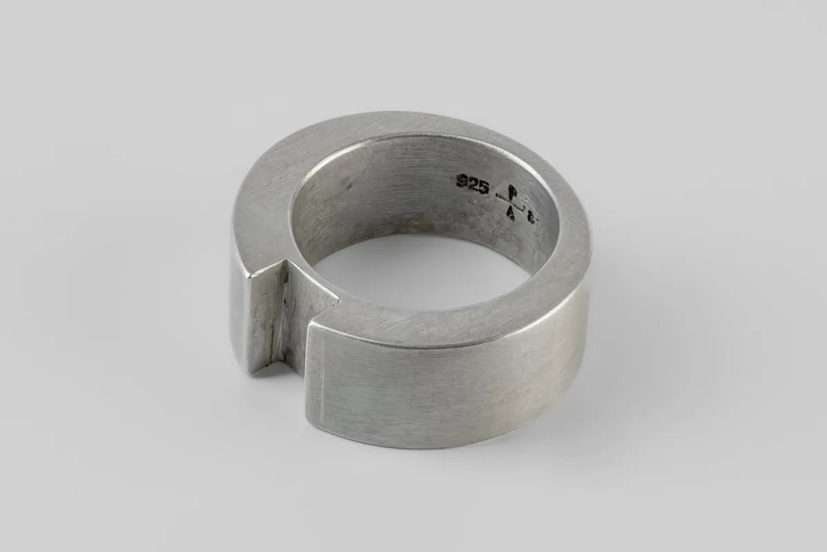 Crescent Rift Ring (9mm, DA) sold by Parts of Four