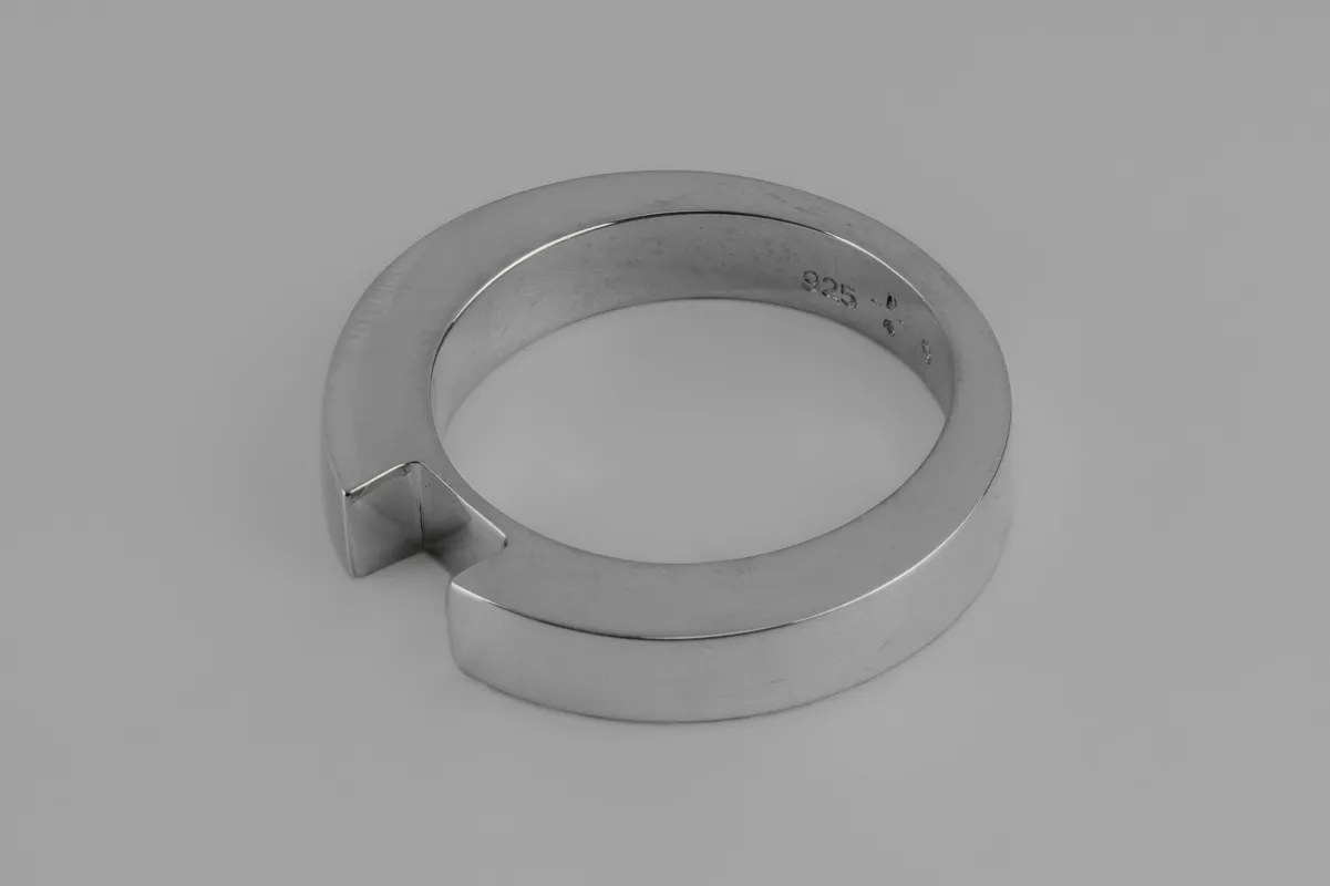 Crescent Rift Ring (4mm, PA) sold by Parts of Four