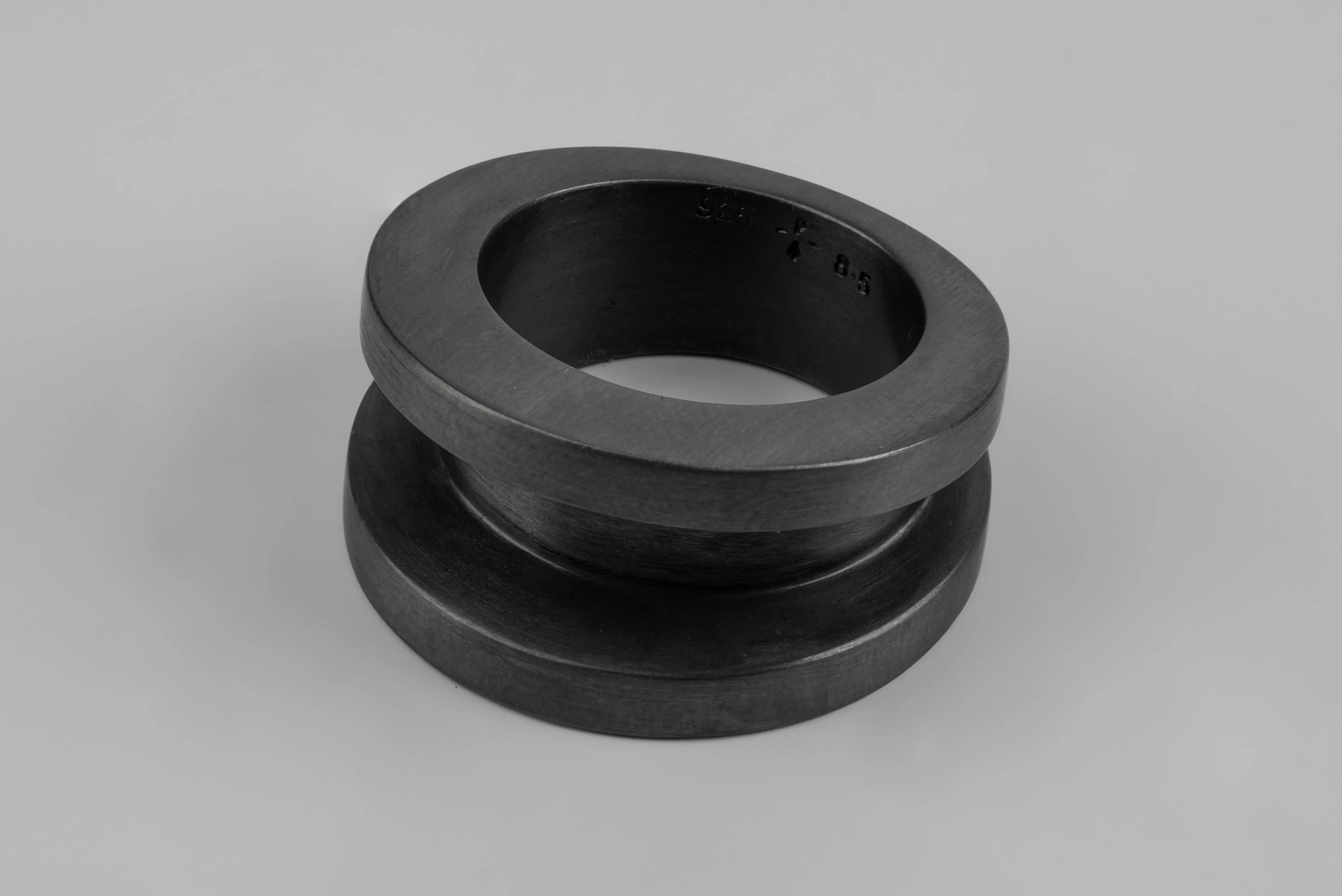 Chasm Ring v2 (Narrow, KA) sold by Parts of Four