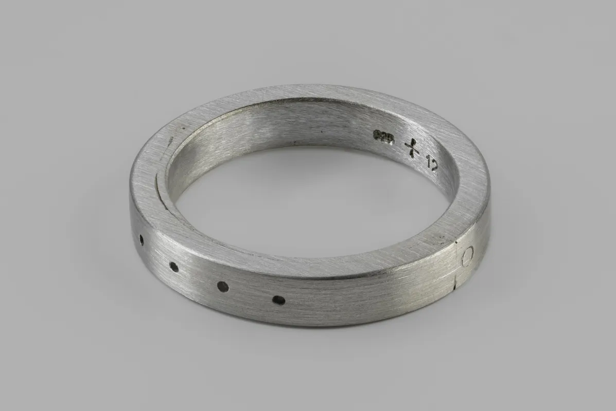 Sistema Ring (4-hole, 4mm, MA) sold by Parts of Four
