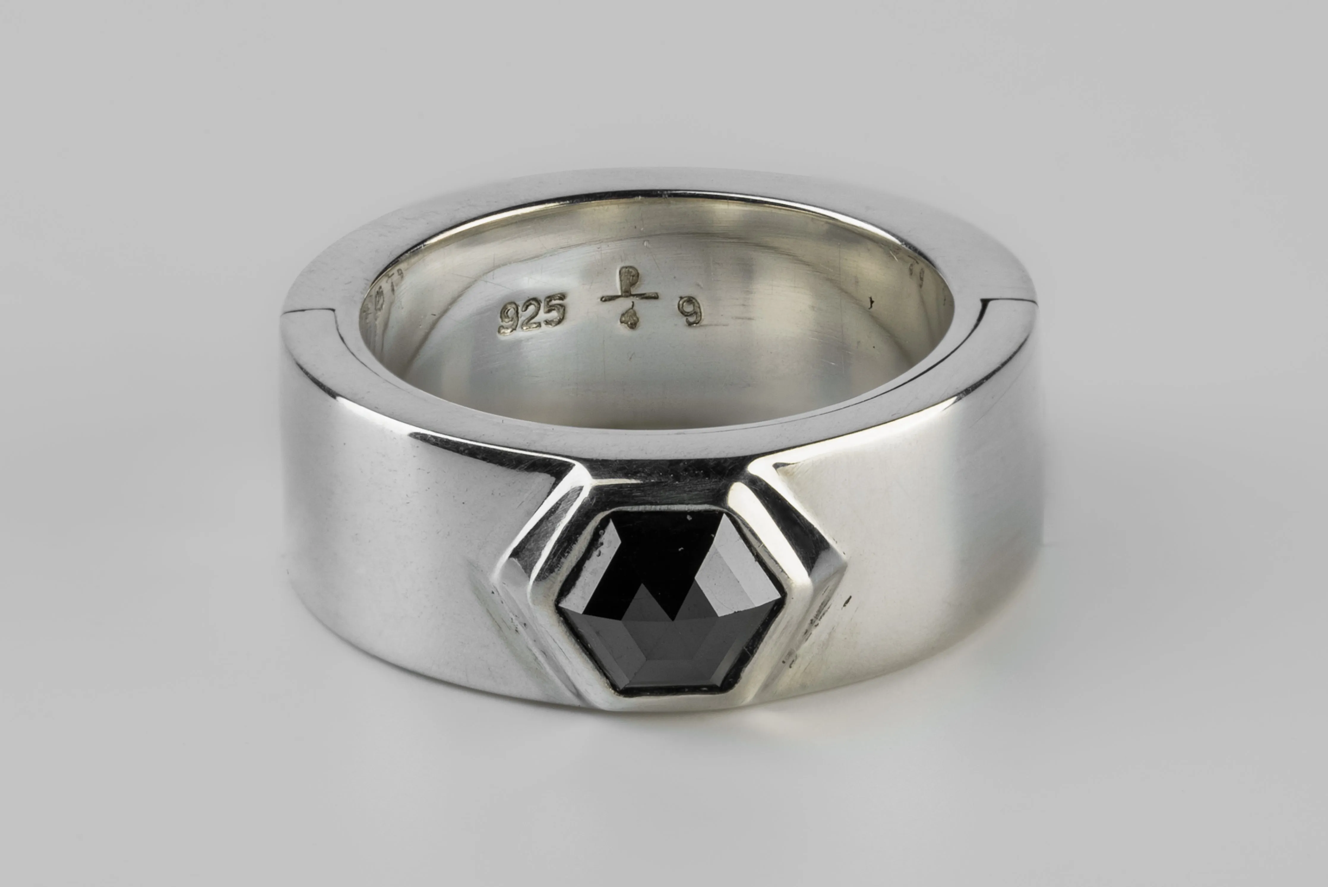 Sistema Ring (Fancy Setting, Black Hex Diamond, 1.05 CT, 9mm, PA+BLKDIA) sold by Parts of Four product image thumbnail 3