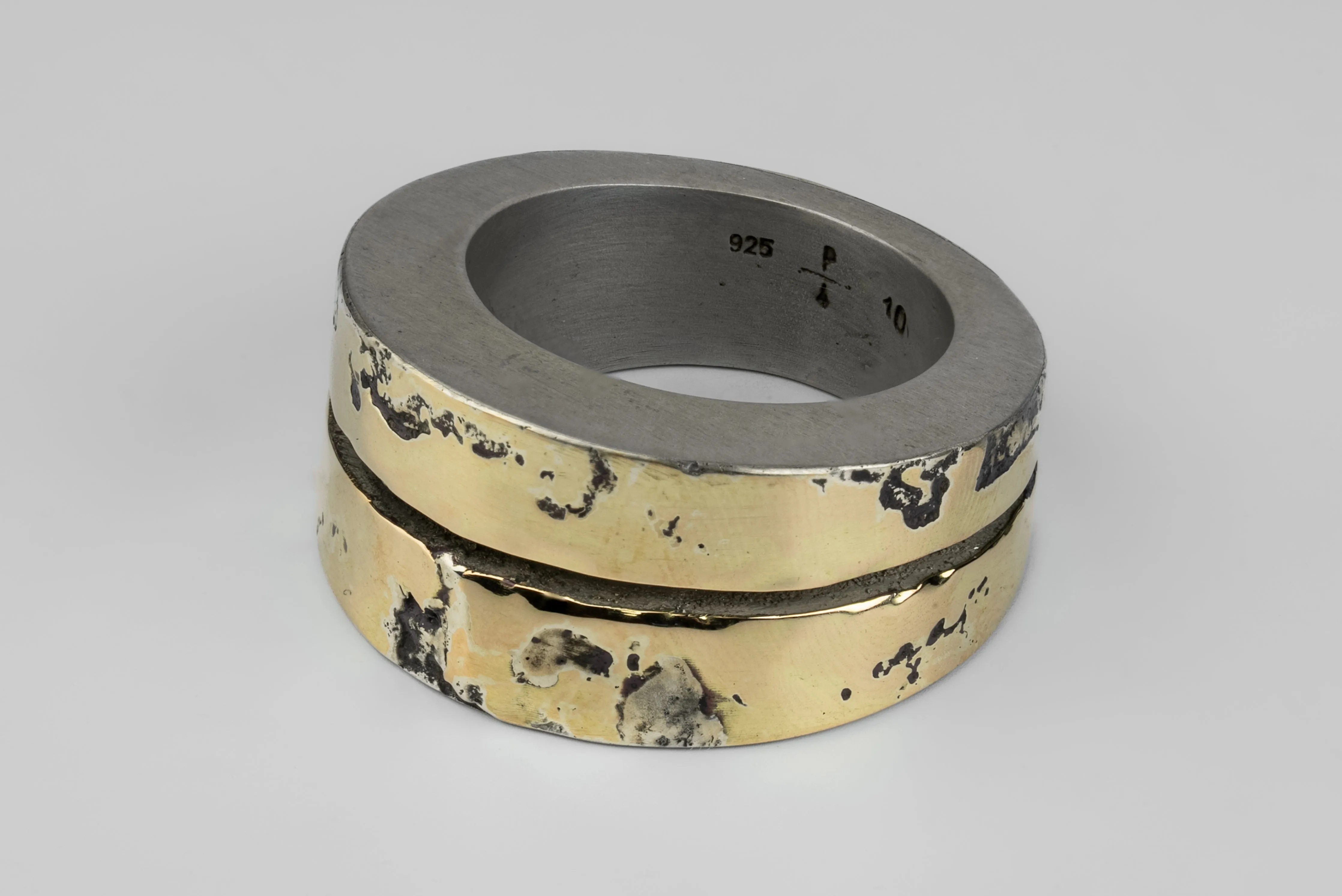 Crevice Ring v2 (Fuse, Narrow, DA18K) sold by Parts of Four