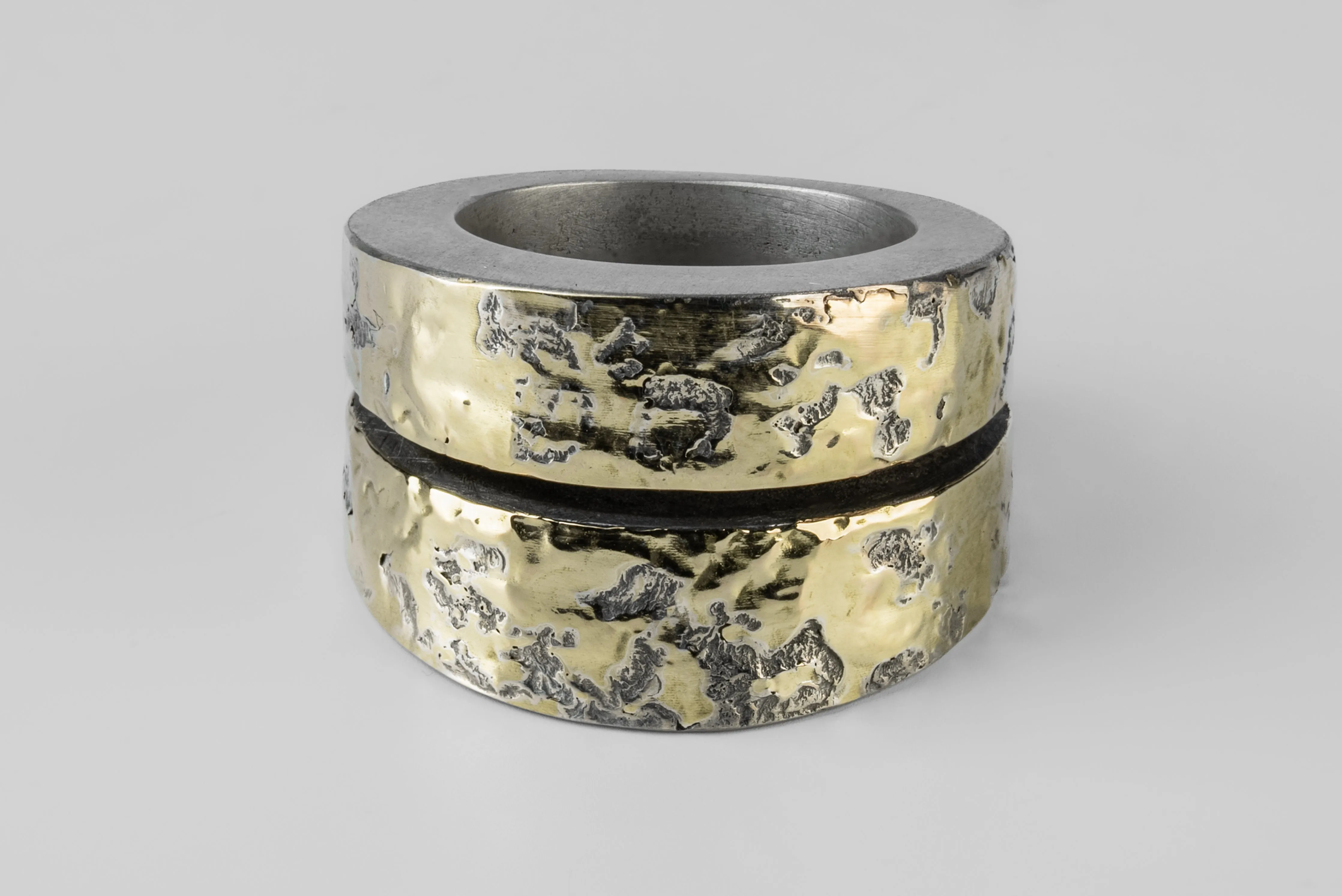 Crevice Ring v2 (Fuse, Wide, DA18K) sold by Parts of Four product image thumbnail 3