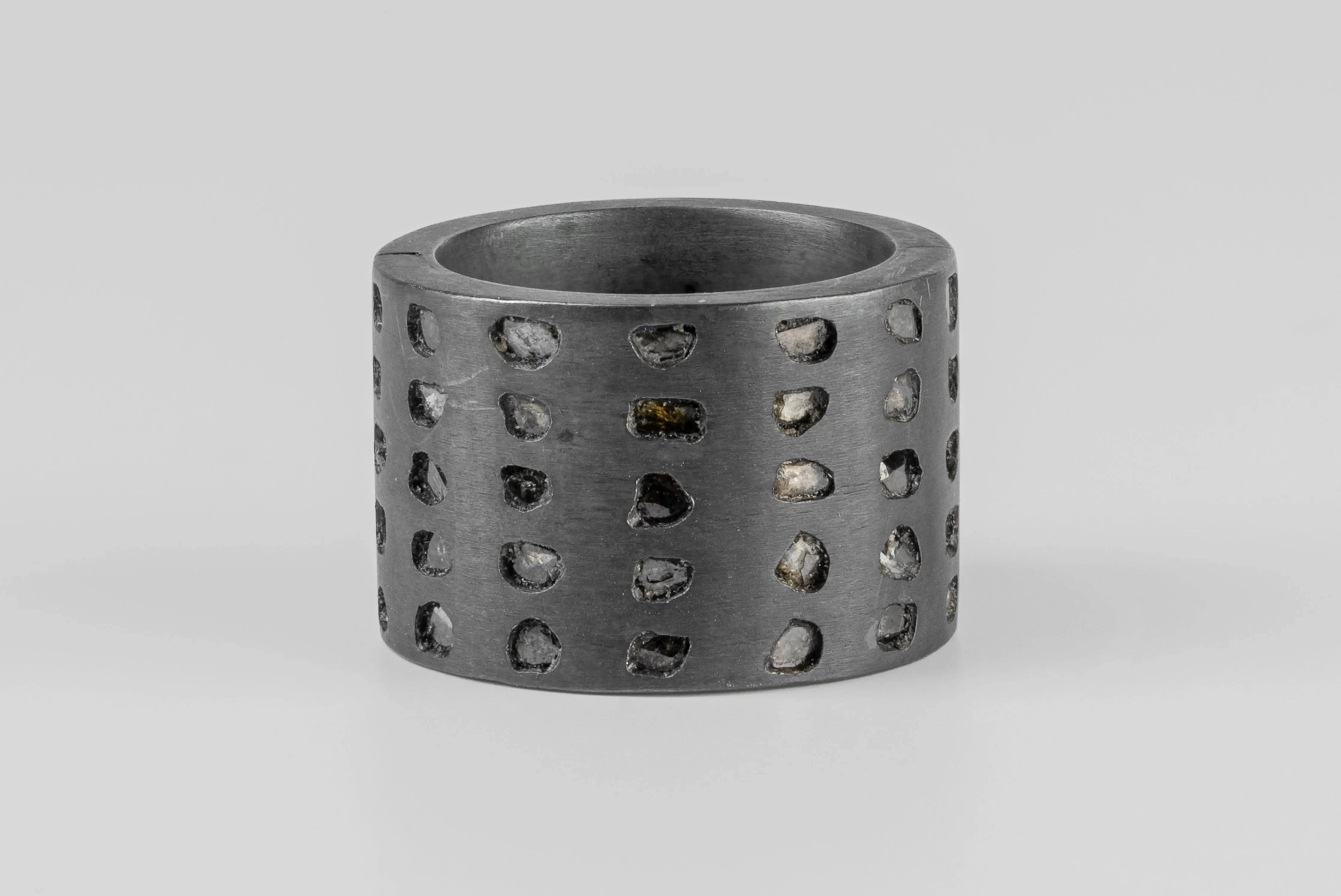 Sistema Ring (Linear Mega Pavé, 17mm, KA+DIA) sold by Parts of Four product image thumbnail 3