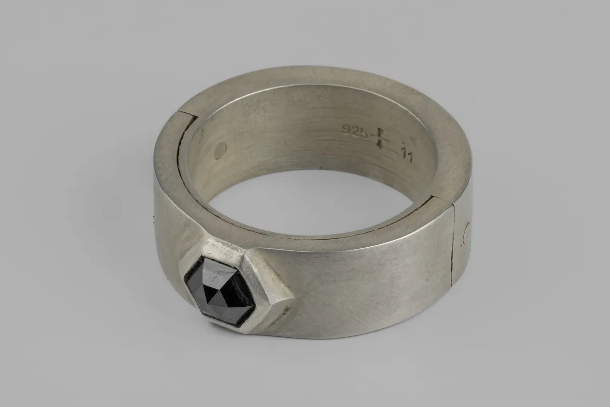 Sistema Ring (Fancy Setting, Black Hex Diamond, 1.05 CT, 9mm, DA+BLKDIA) sold by Parts of Four