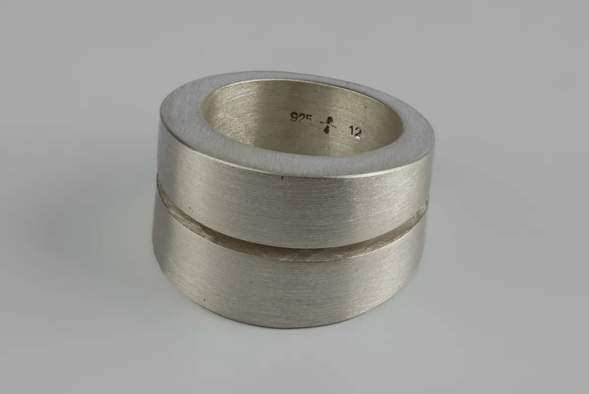 Crevice Ring v2 (Wide, MA) sold by Parts of Four